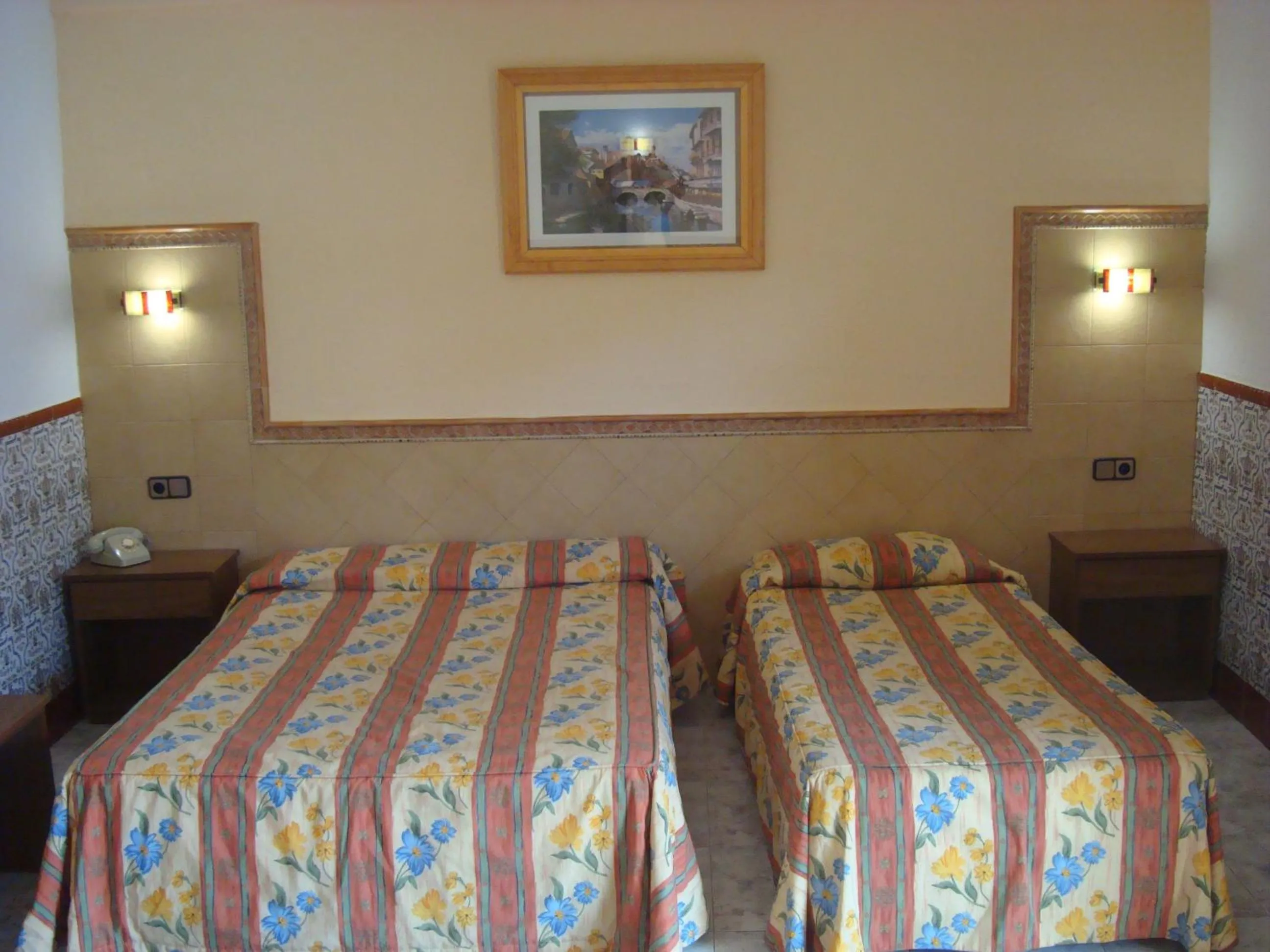 Photo of the whole room, Bed in Hotel Univers