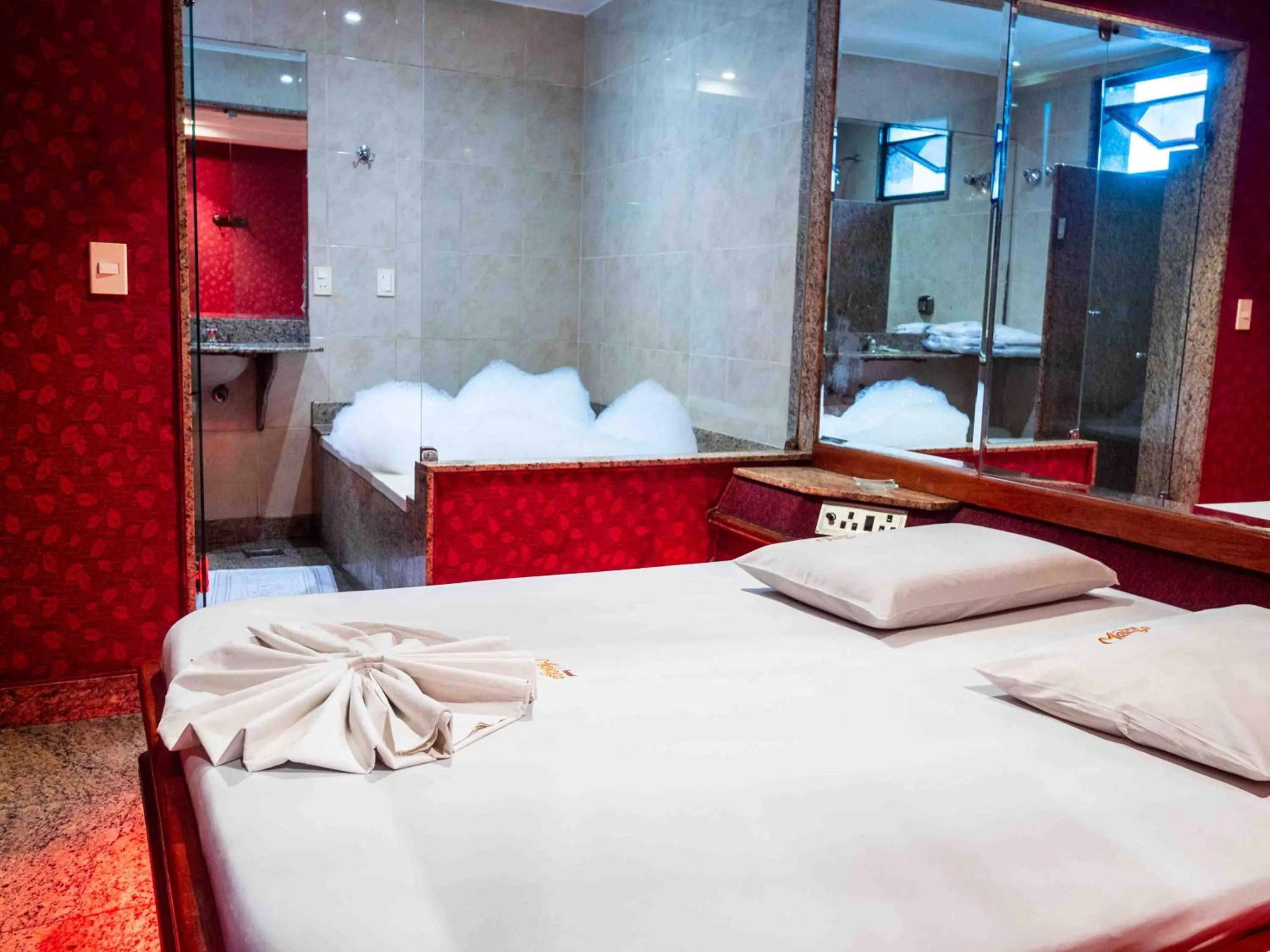 Photo of the whole room, Bed in Hotel Malaga (Adult Only)