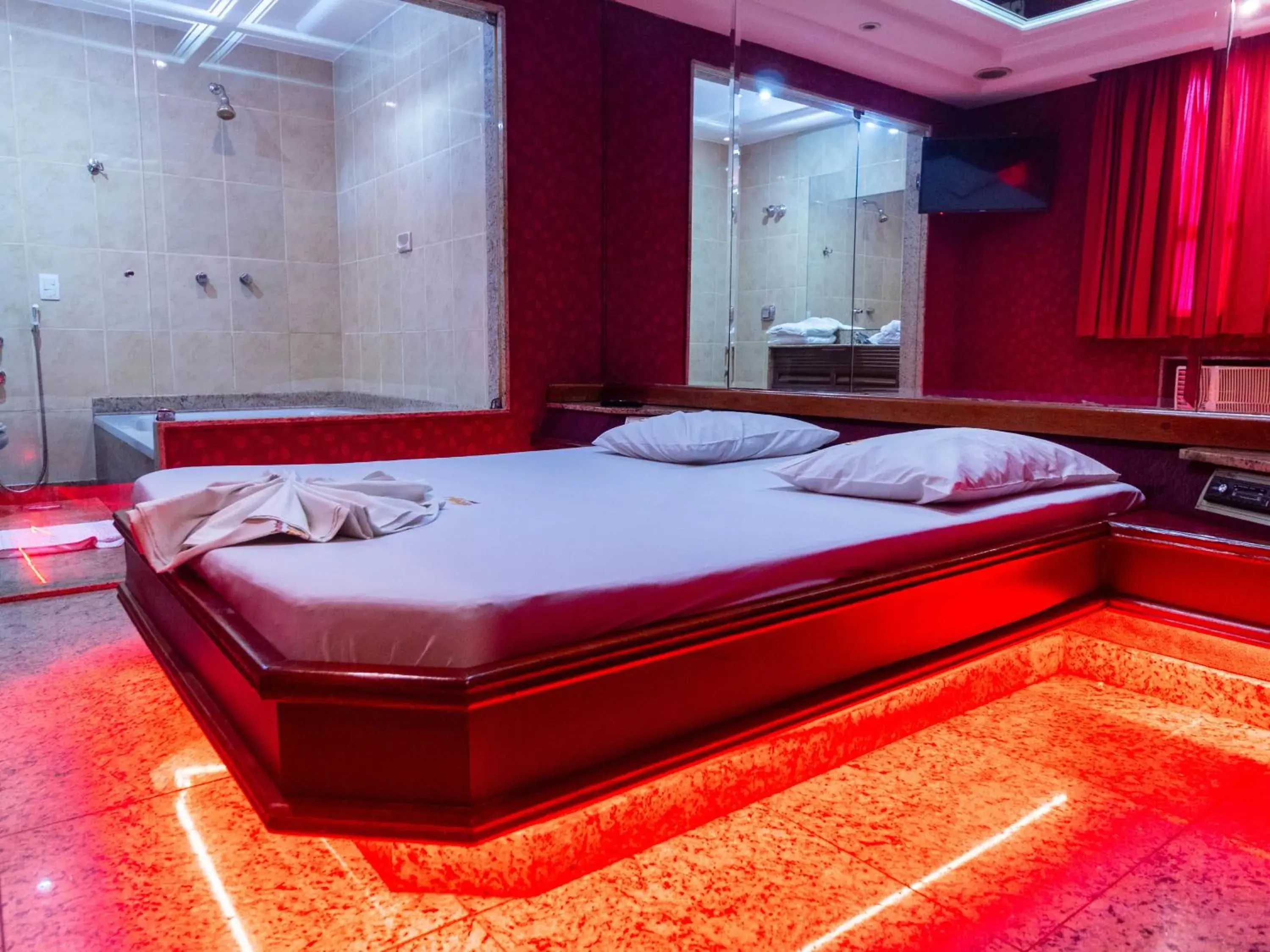 Superior Double Room with Hot Tub in Hotel Malaga (Adult Only) Superior Double Room with Hot Tub in Hotel Malaga (Adult Only)
