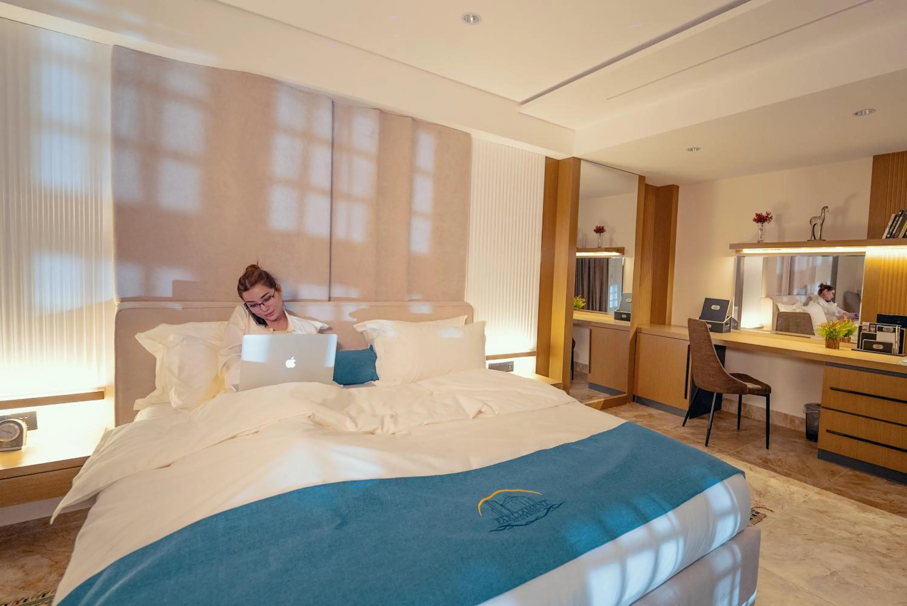 Photo of the whole room, Bed in Parliament Palace Hotel