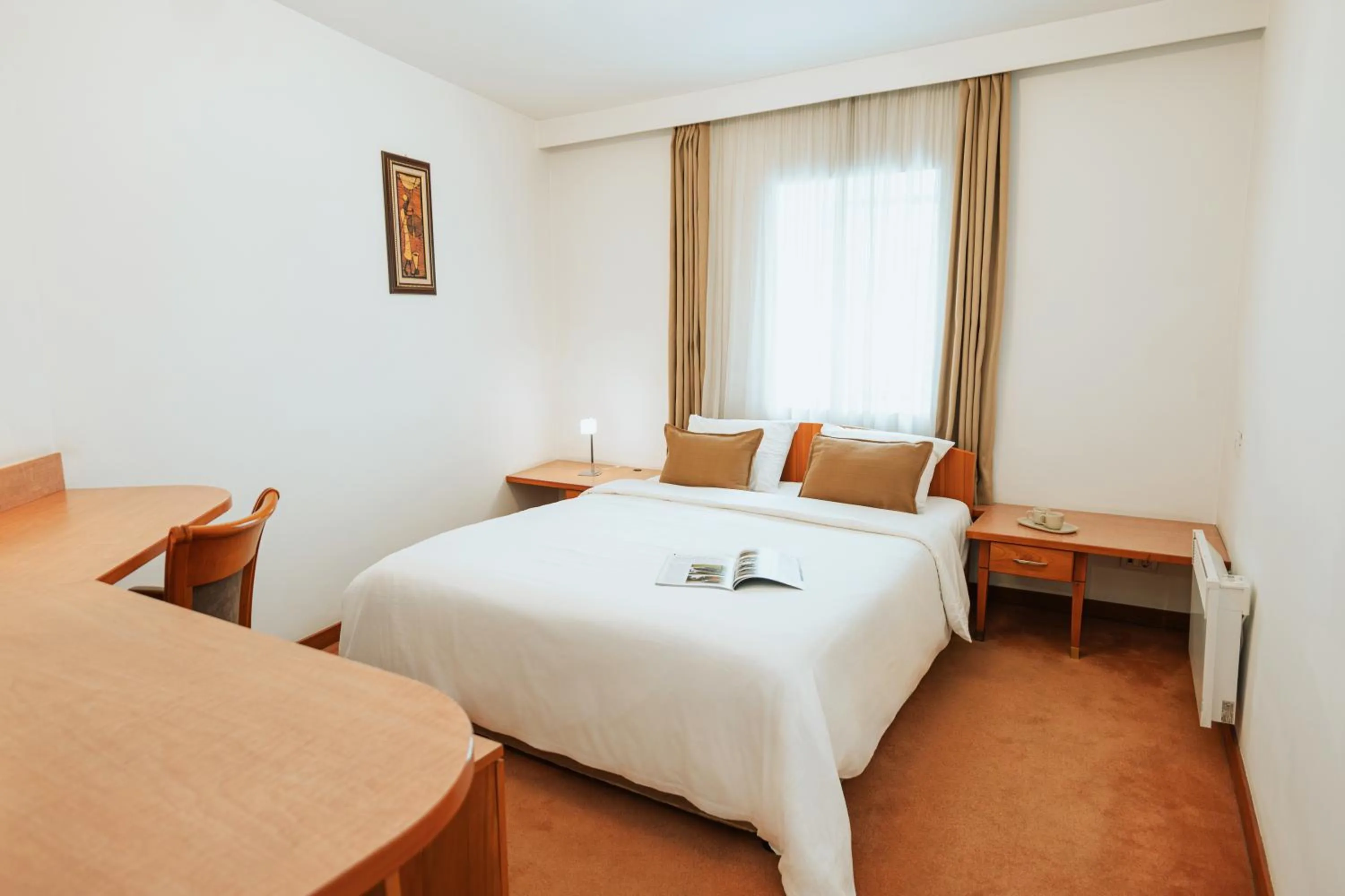 Bedroom, Bed in Hotel Duke Romana City Center