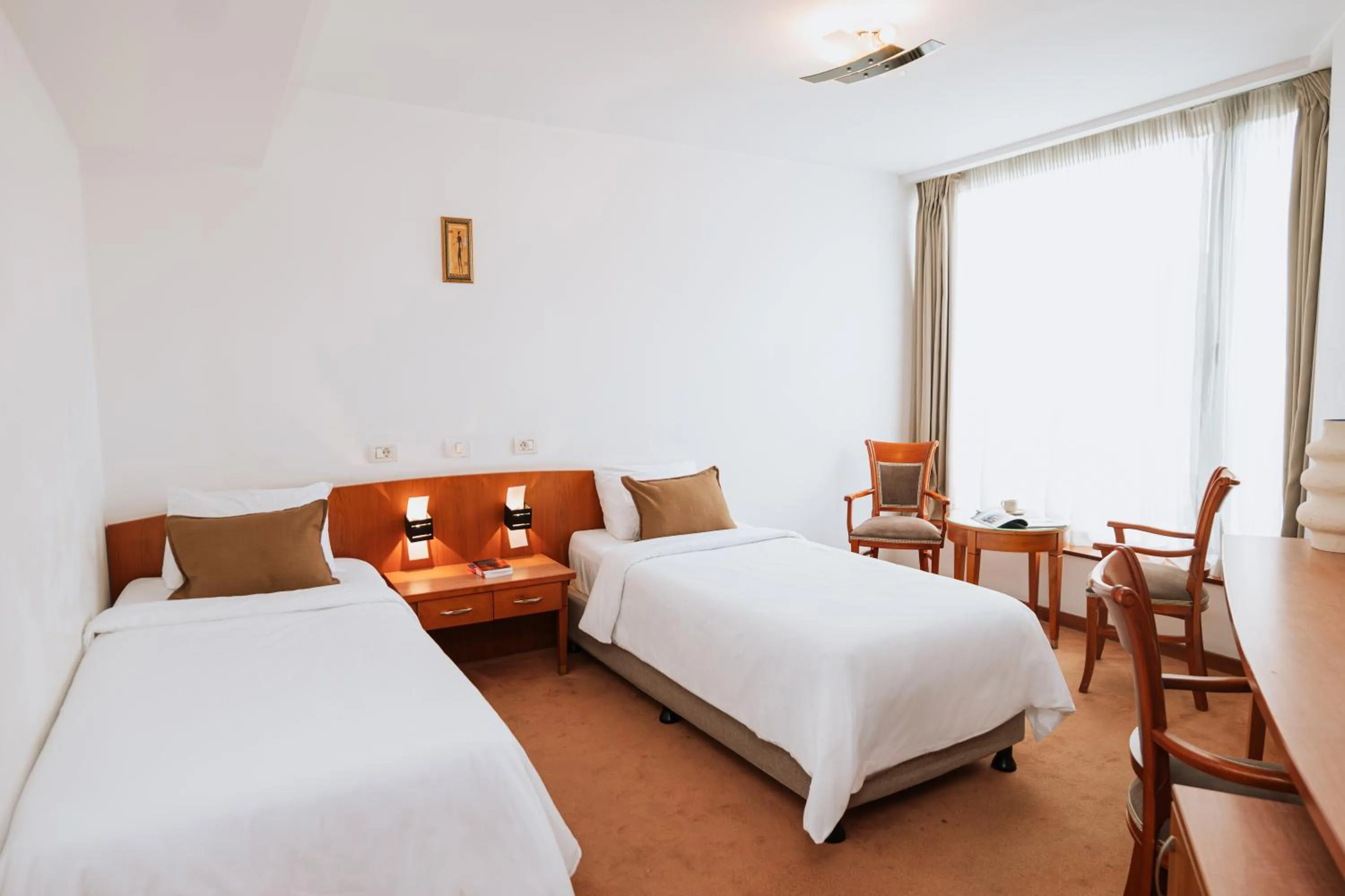 Bedroom, Bed in Hotel Duke Romana City Center