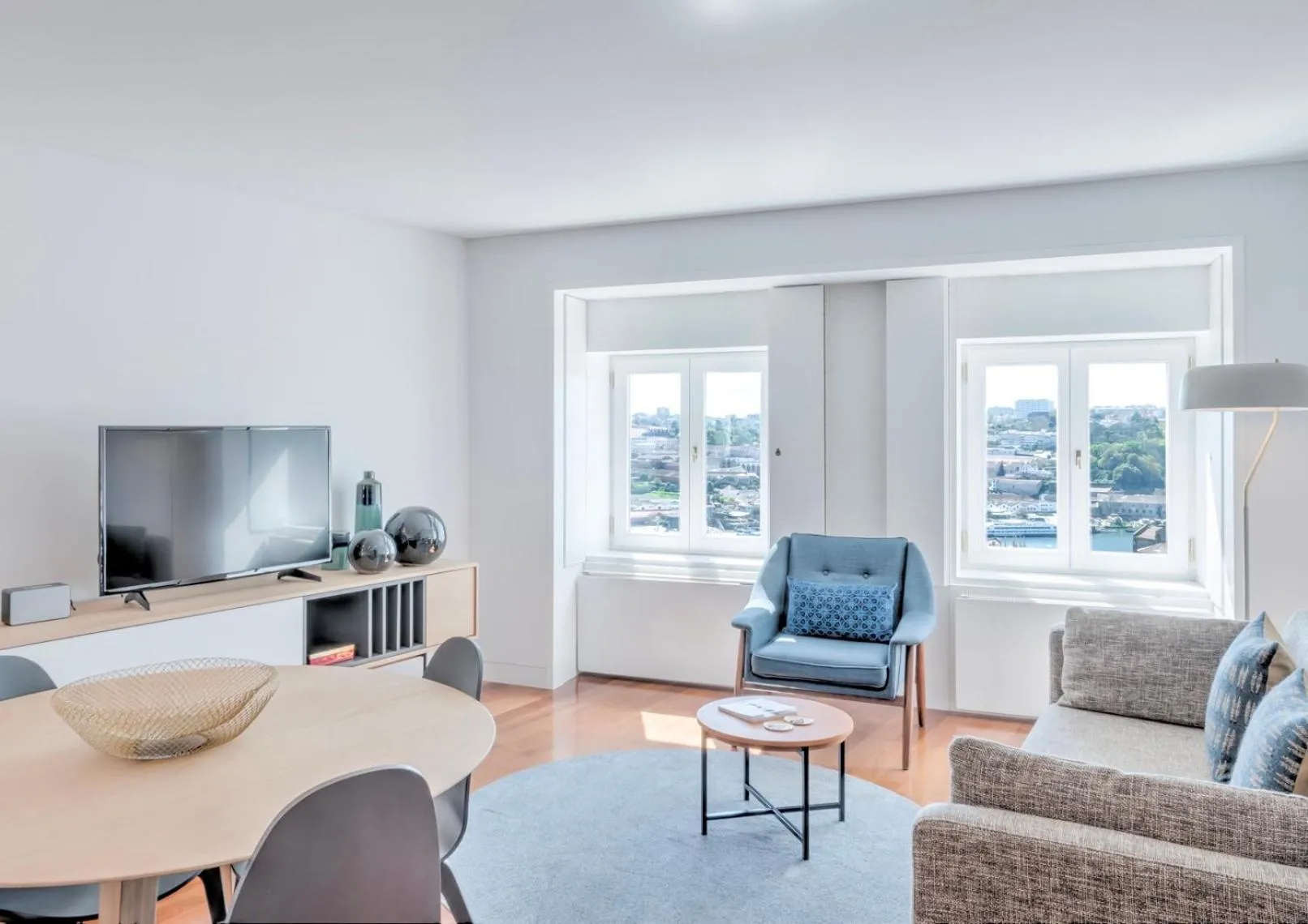 Living room in Oporto Street das Aldas - River View