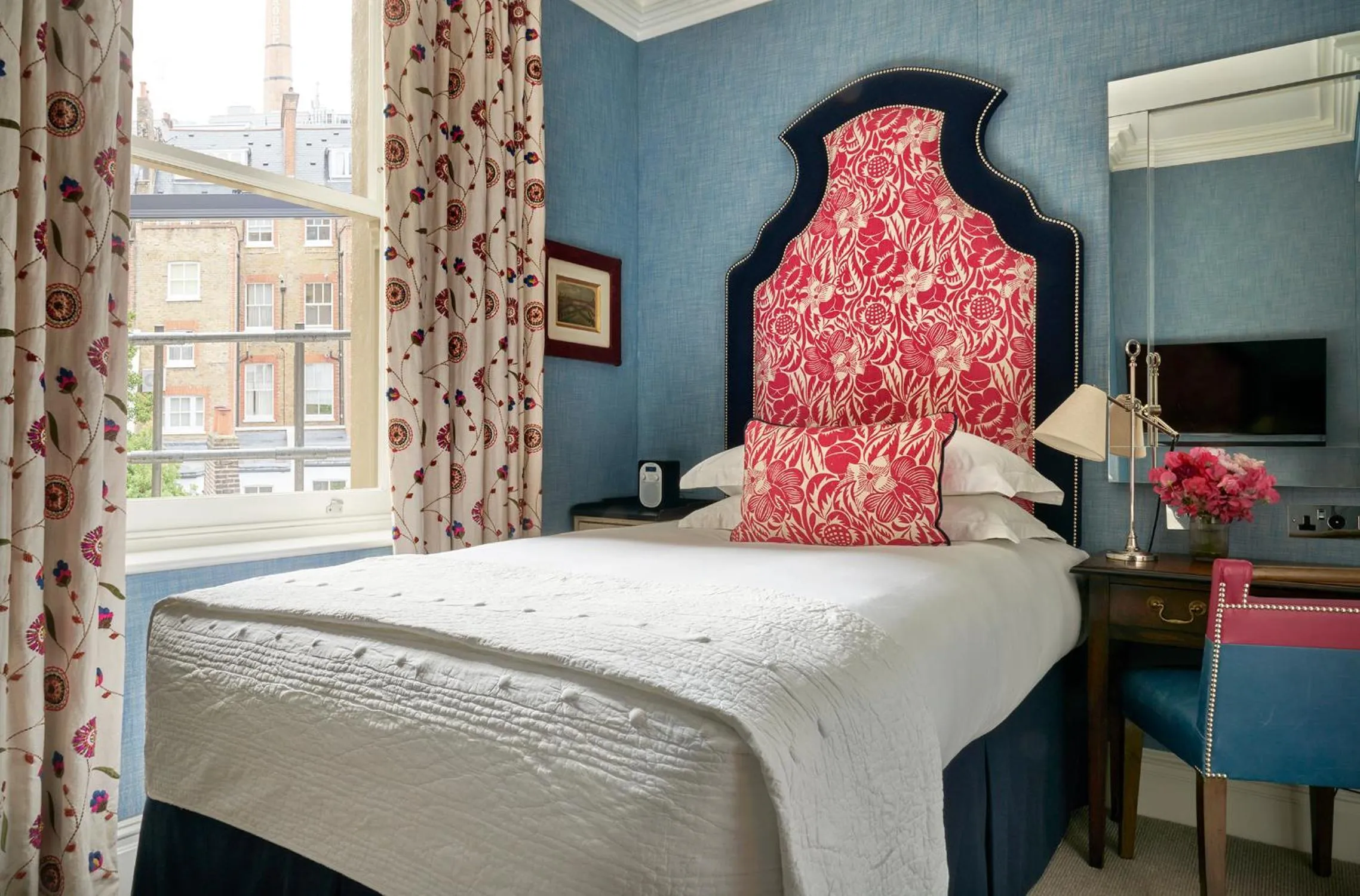 Bedroom, Bed in Knightsbridge Hotel, Firmdale Hotels