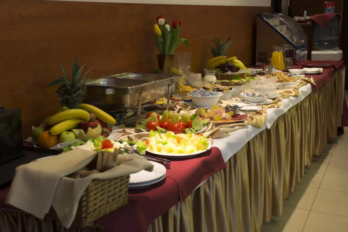 Food in Samaa Hotel