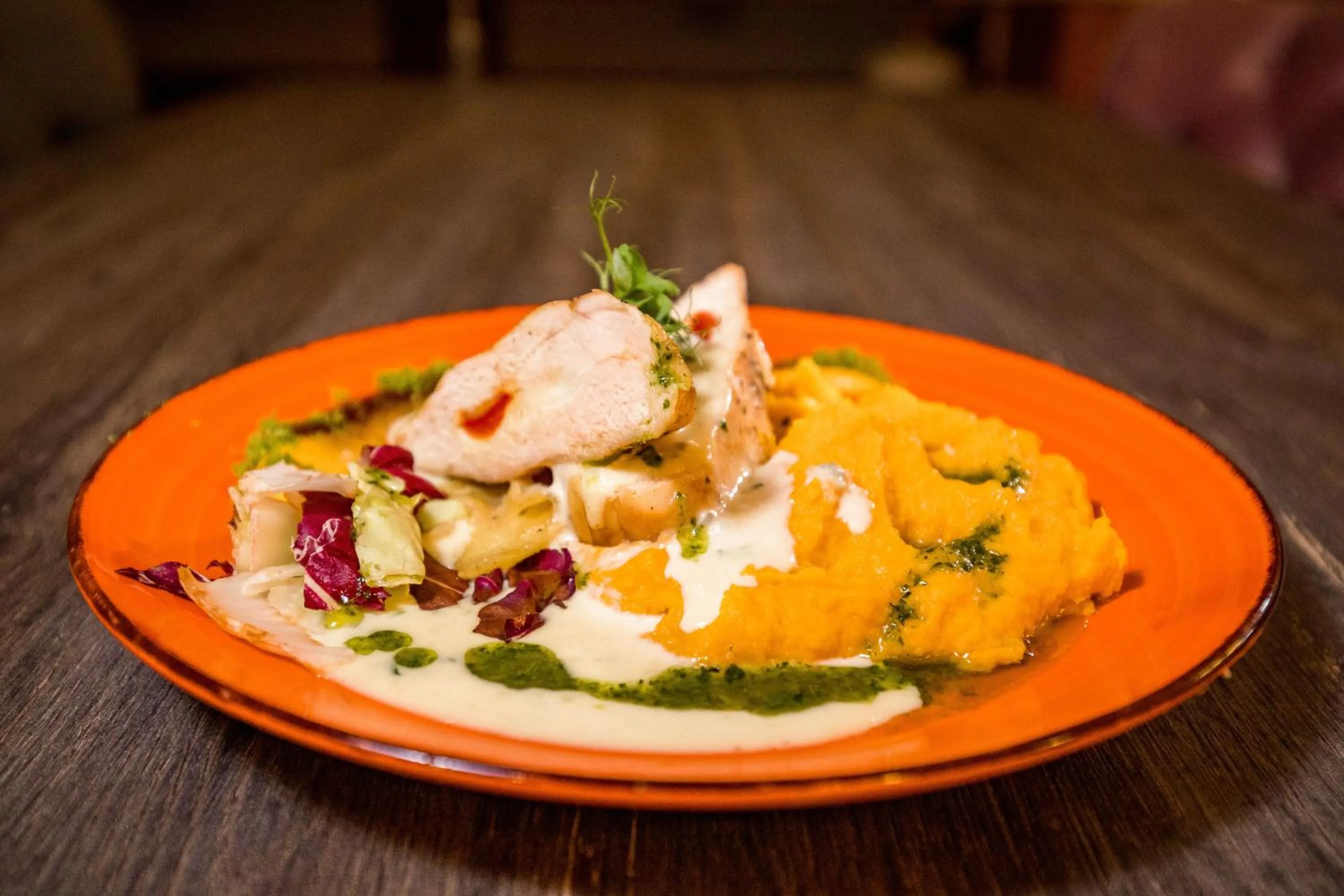 Restaurant/places to eat in Samaa Hotel