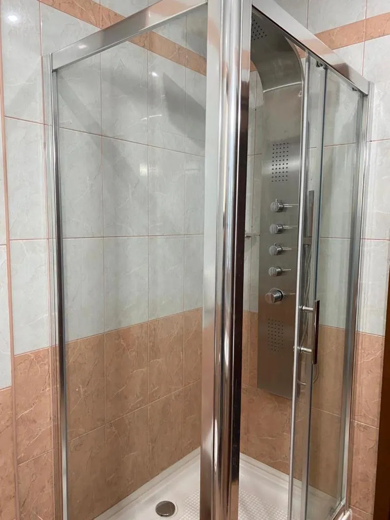 Bathroom in Samaa Hotel