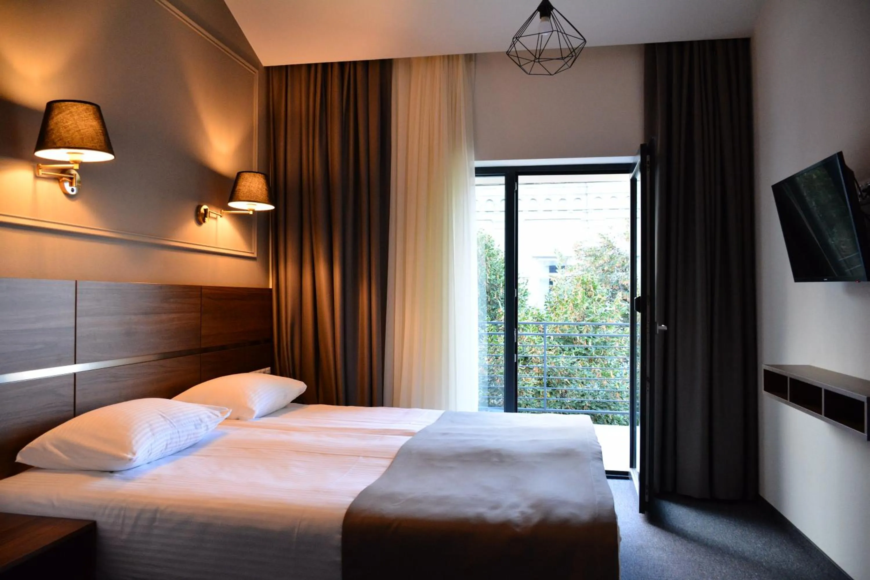 Bedroom, Bed in Hotel Garnet Tbilisi