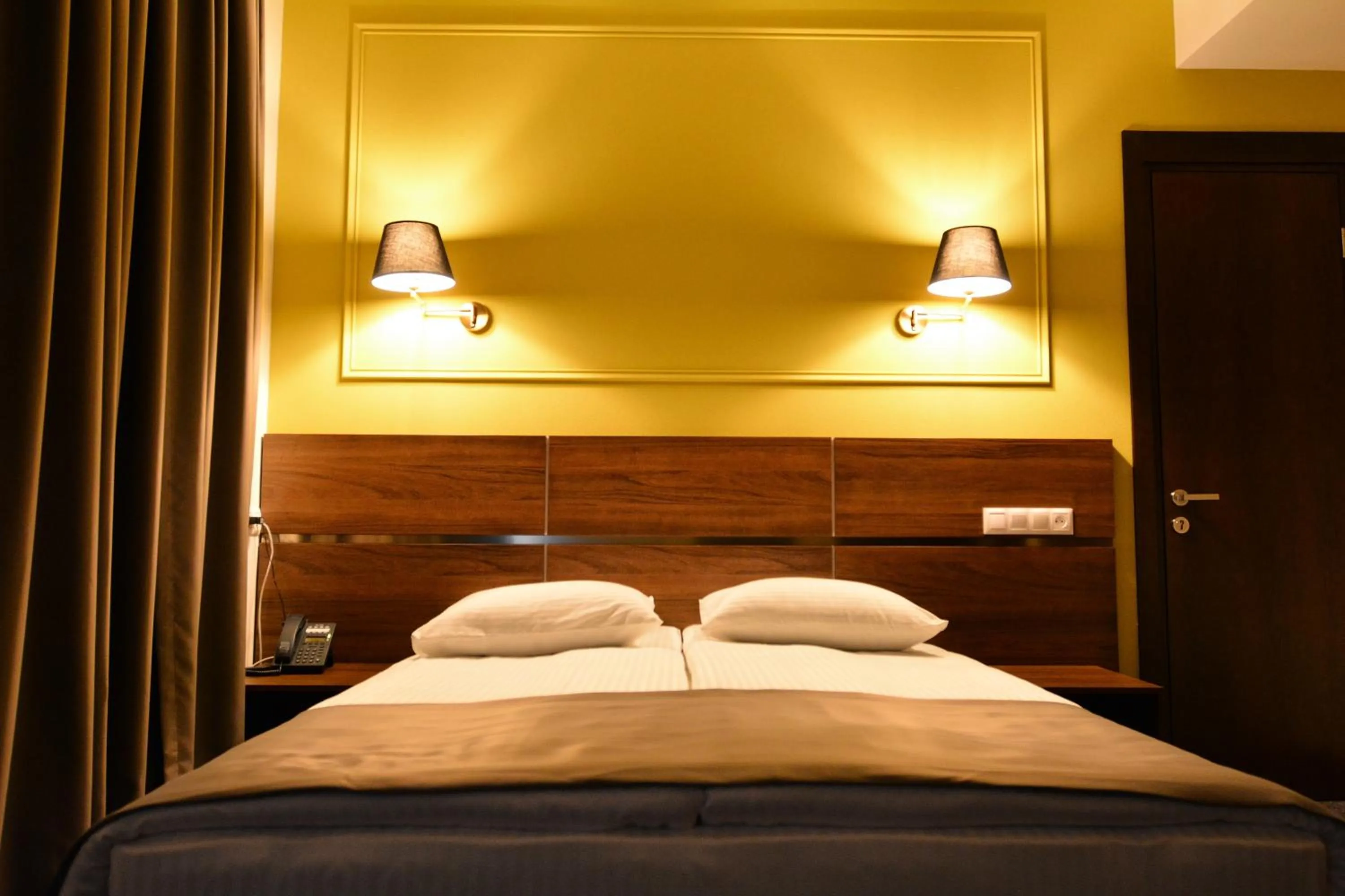 Bedroom, Bed in Hotel Garnet Tbilisi