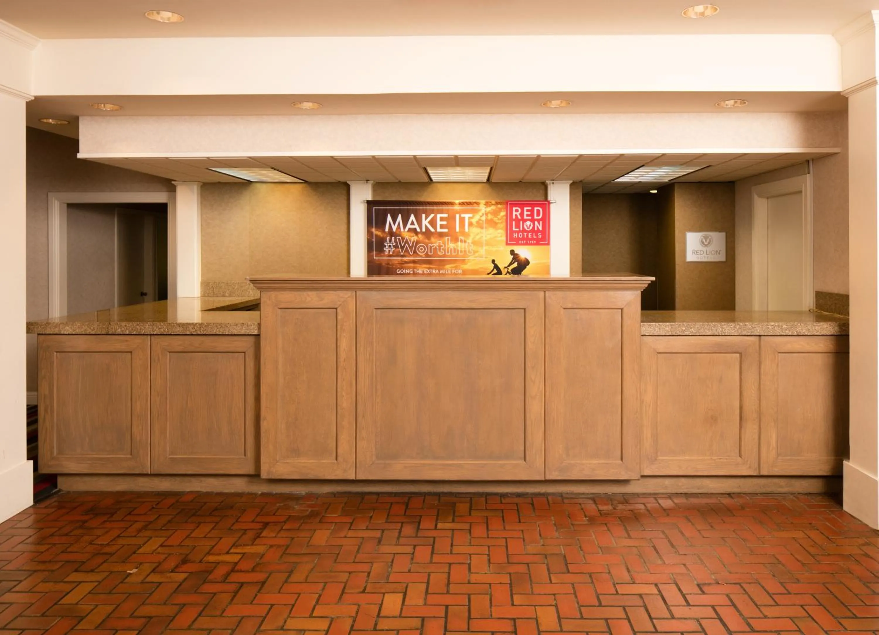 Lobby/Reception in Red Lion Hotel Twin Falls
