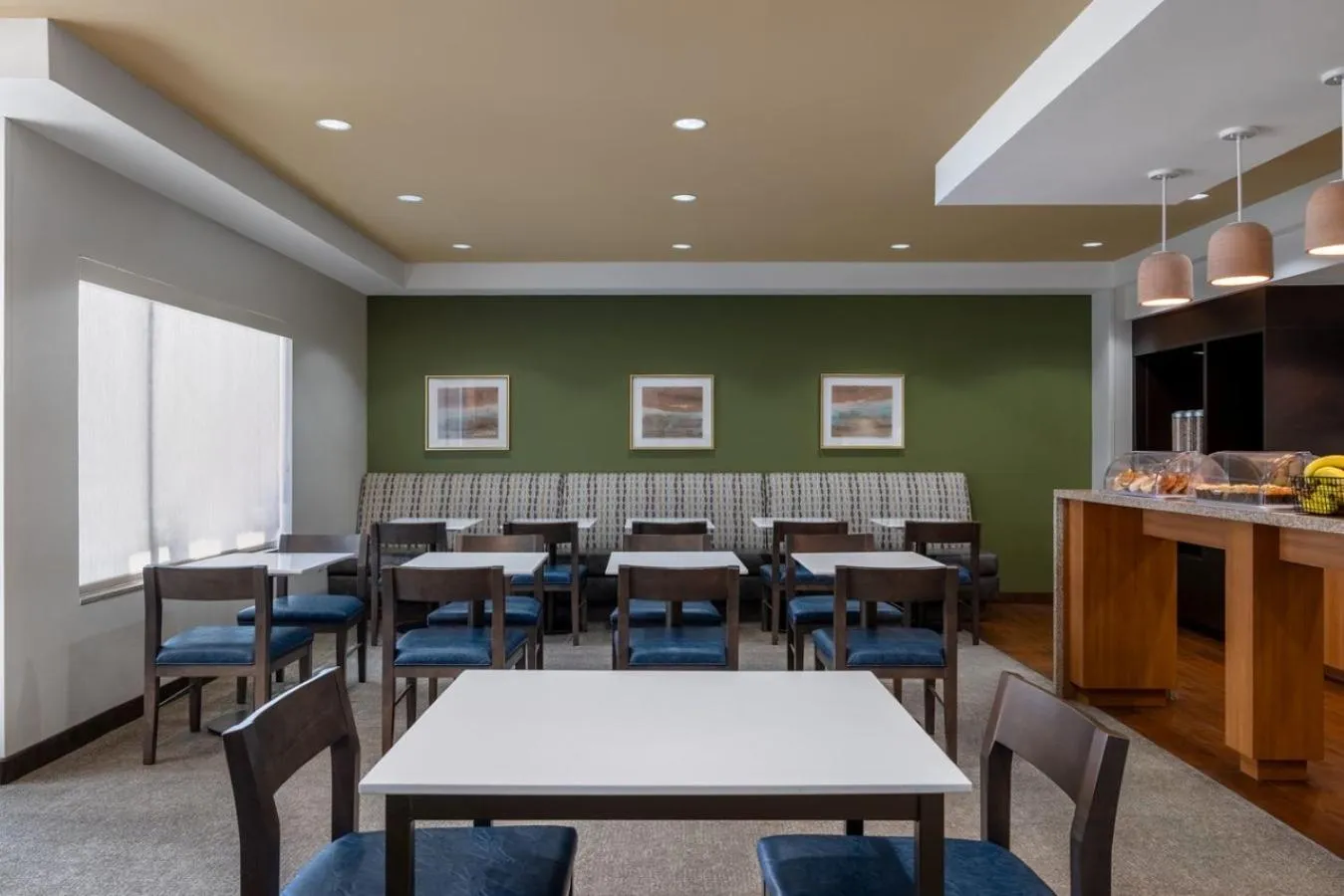 Seating area in TownePlace Suites by Marriott Albuquerque North