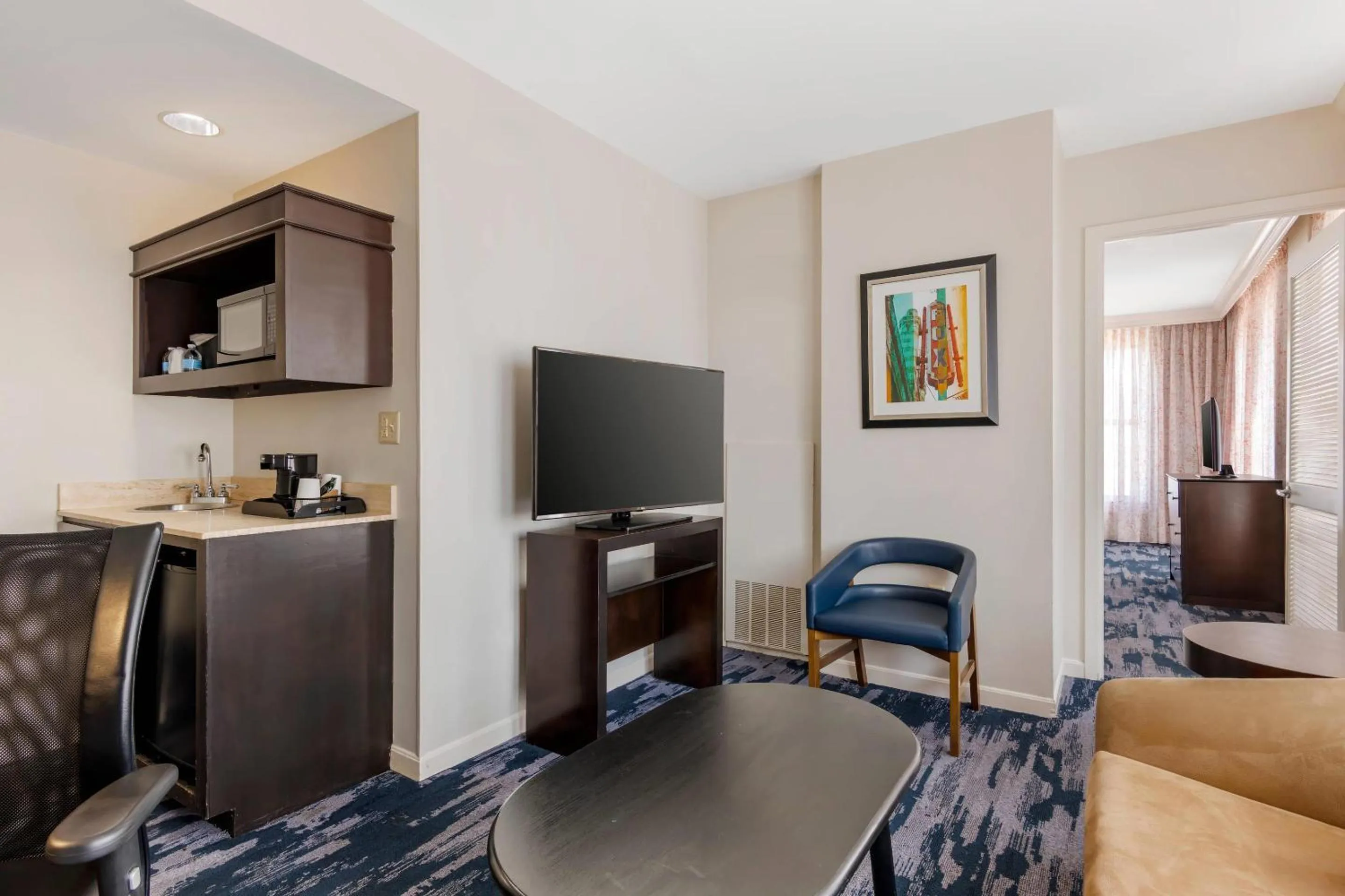 Bedroom in The Connally Hotel Downtown Atlanta, an Ascend Collection Hotel