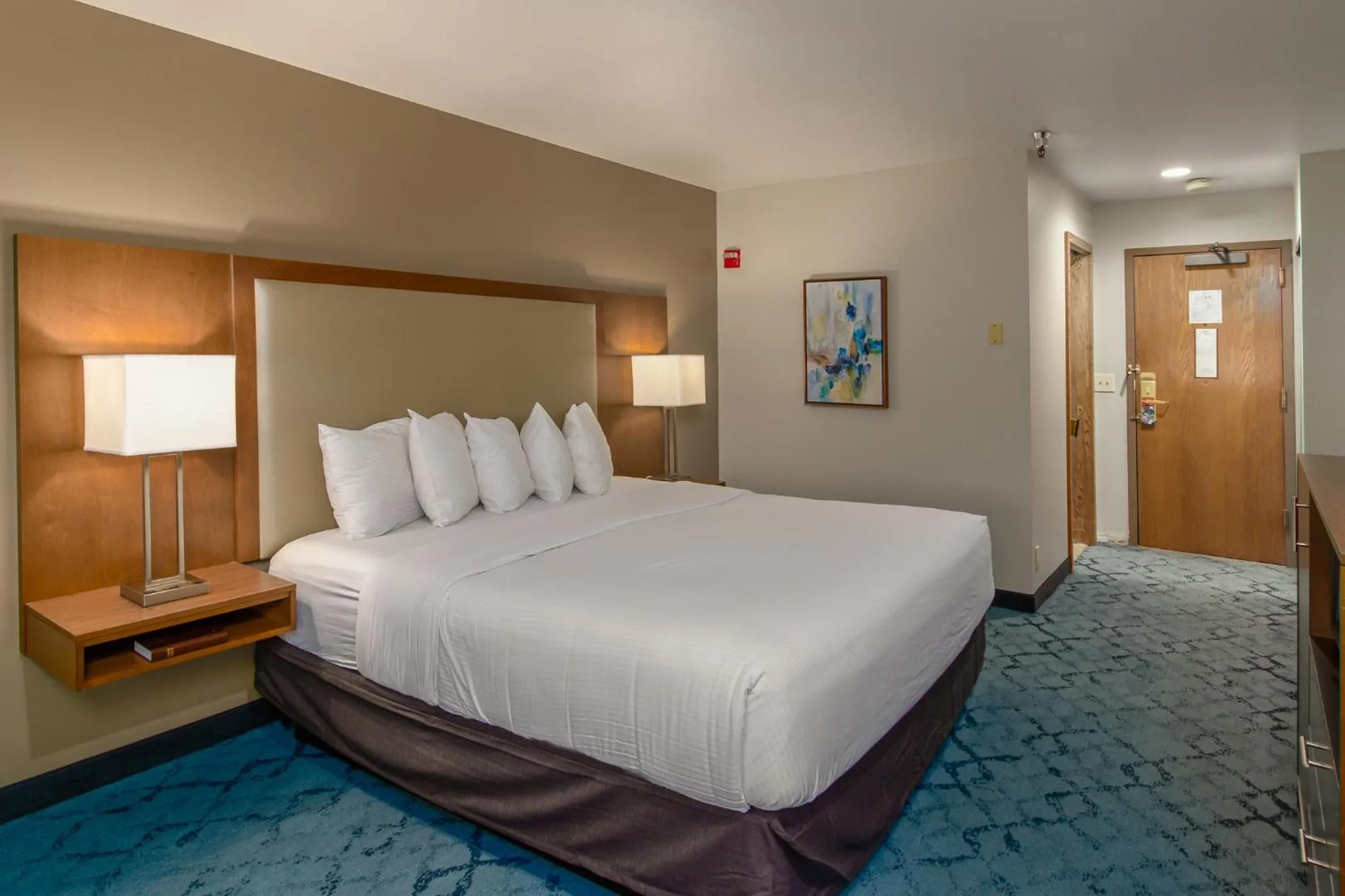 Bed in Red Lion Templin's Hotel on the River