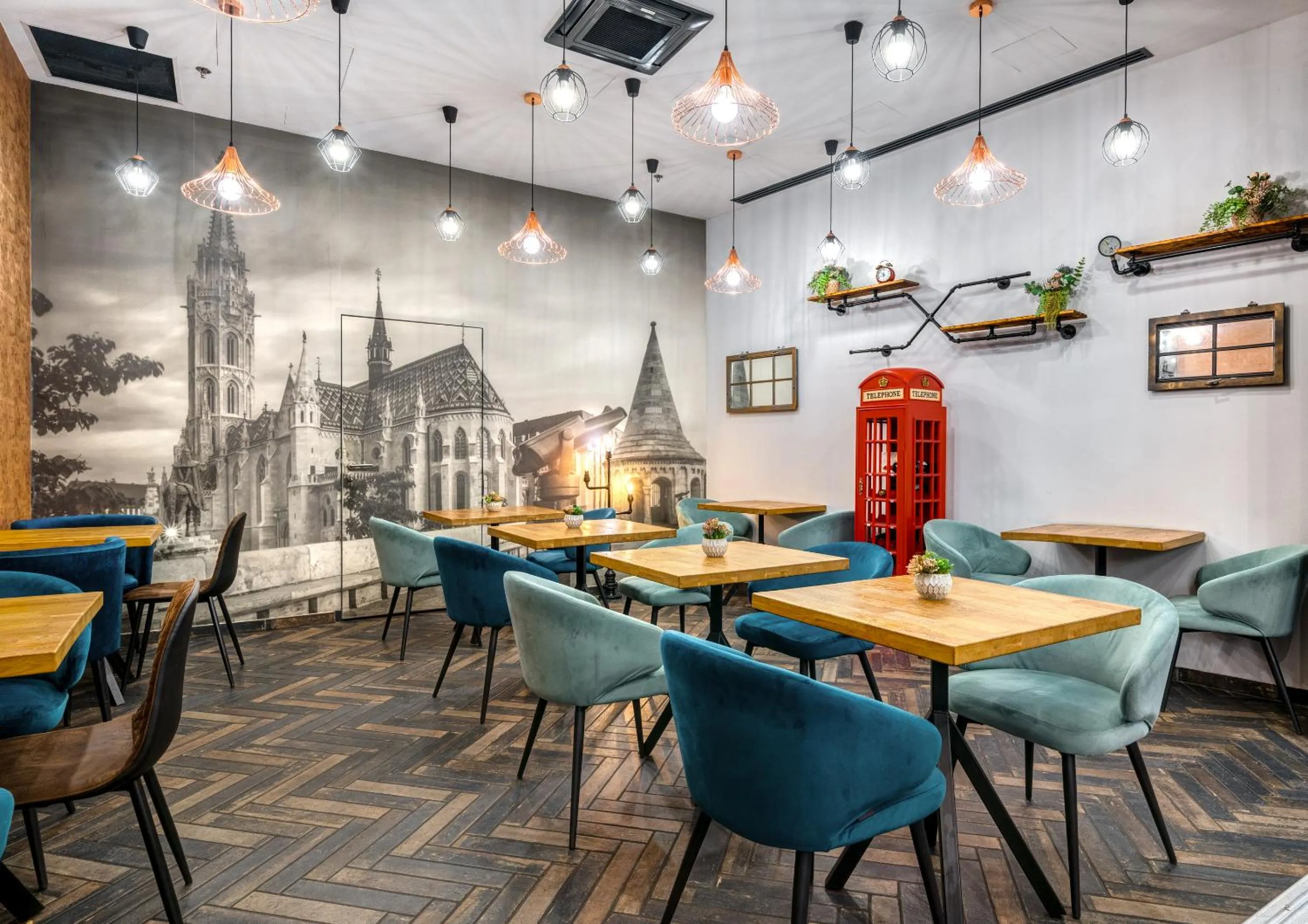 Restaurant/places to eat in Hotel Memories OldTown