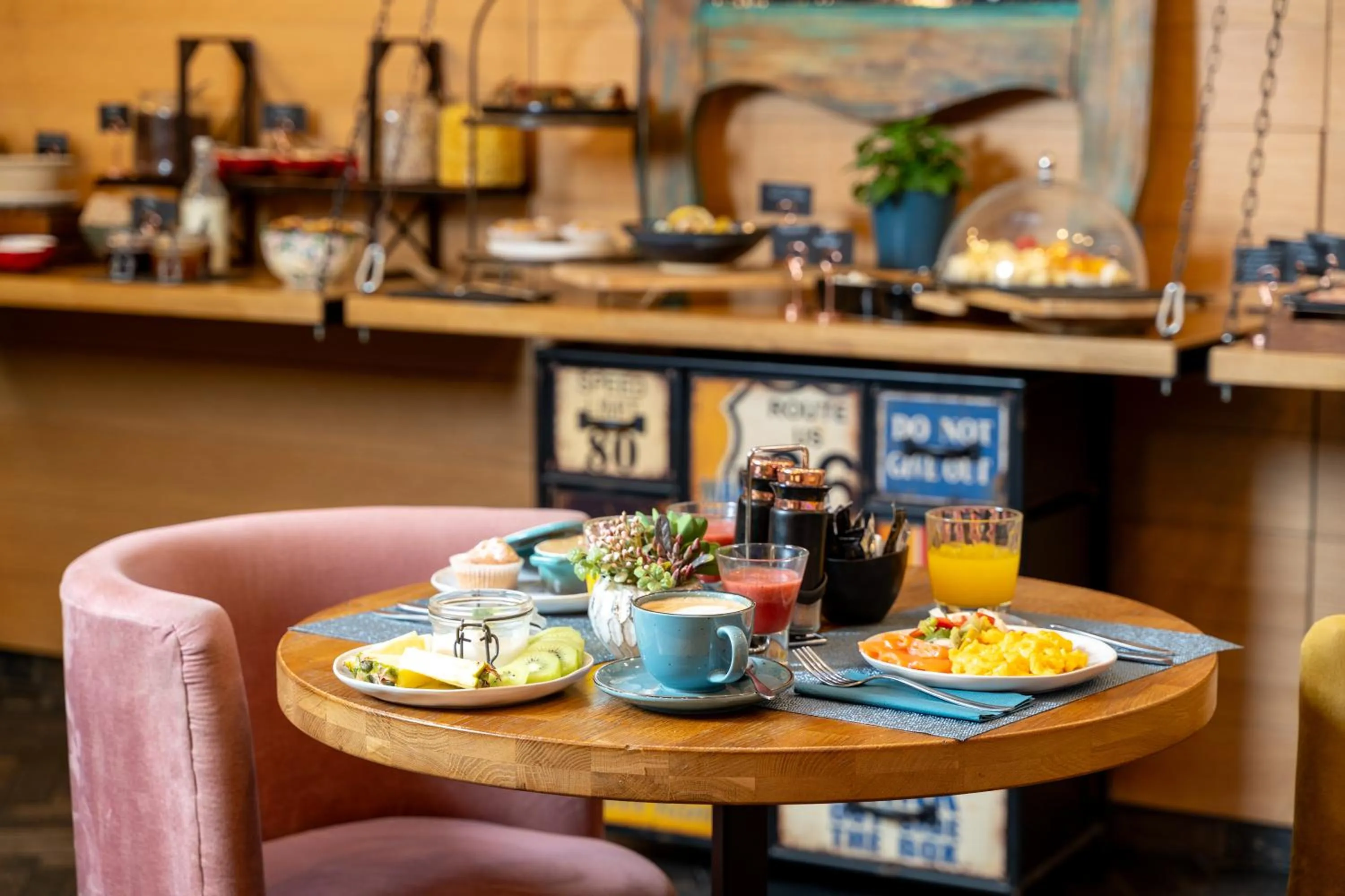 Breakfast in Hotel Memories OldTown