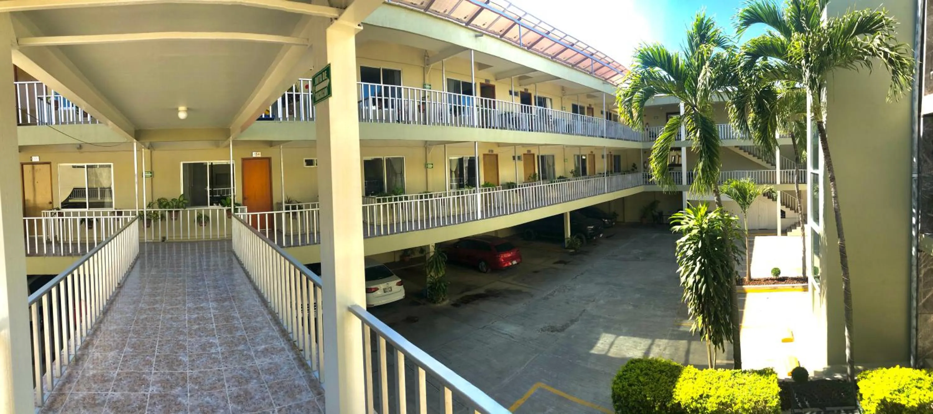 Hotel del Camino Real