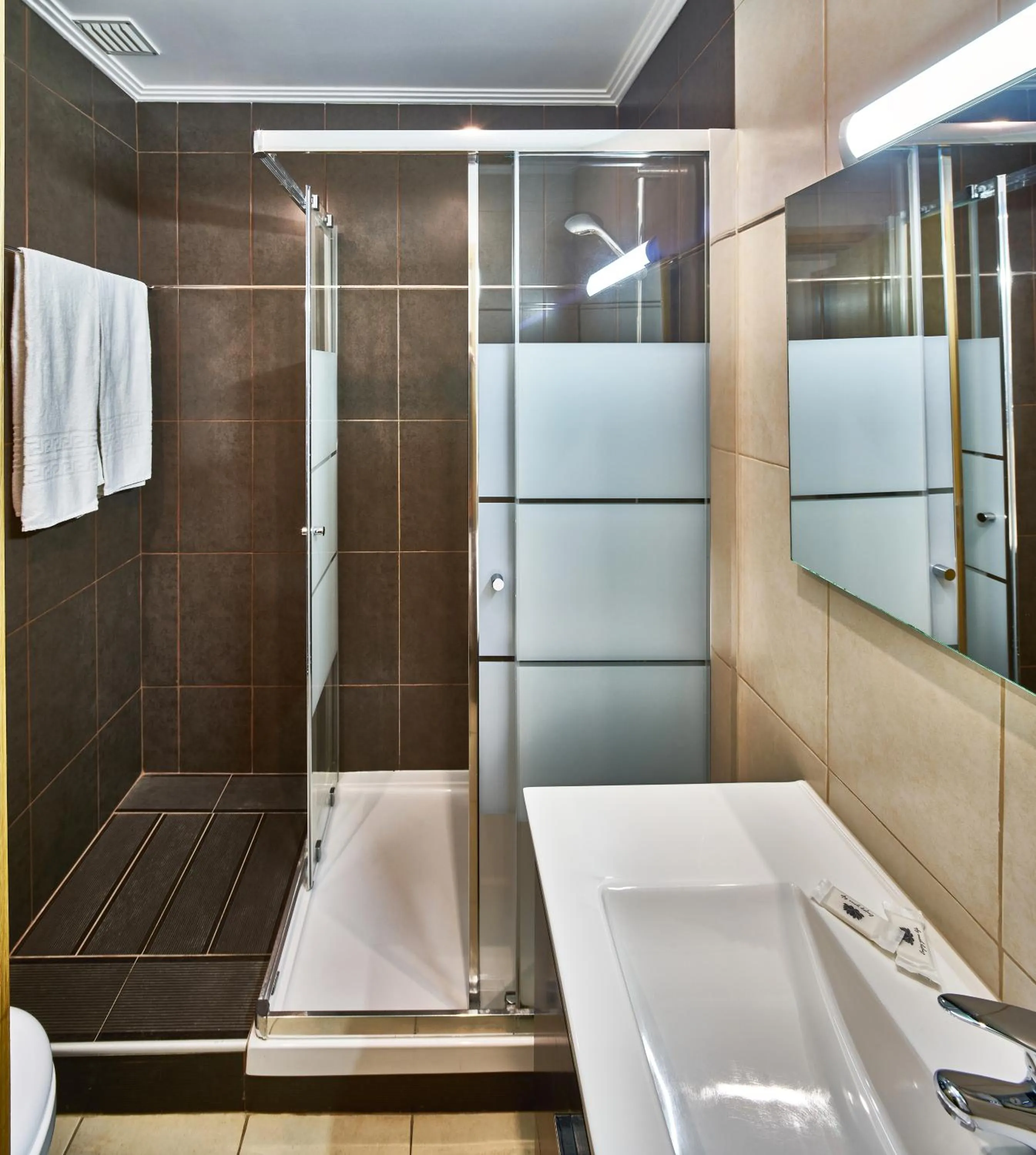 Bathroom in Parque Mourabel, Oásis Village & Pé do Lago