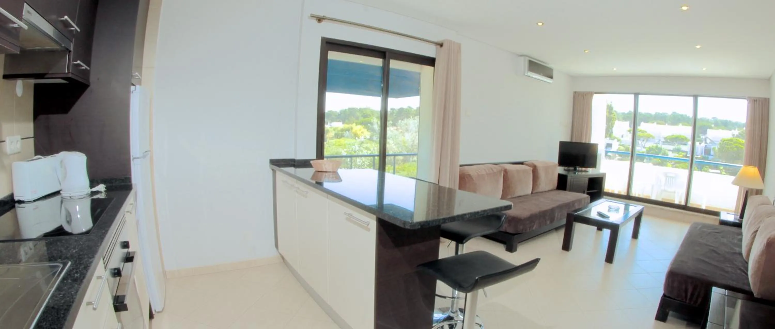 Day in Parque Mourabel, Oásis Village & Pé do Lago