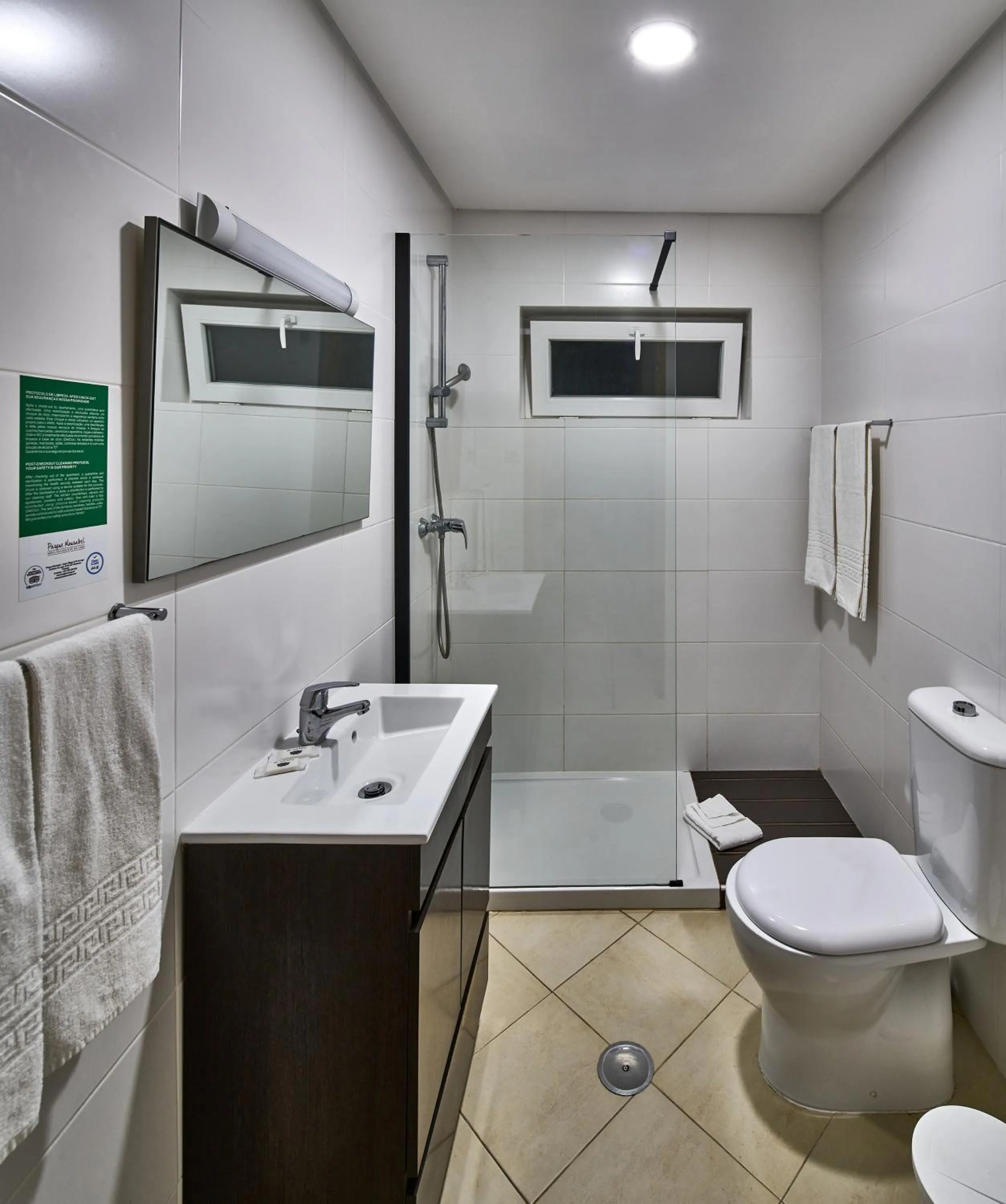 Bathroom in Parque Mourabel, Oásis Village & Pé do Lago