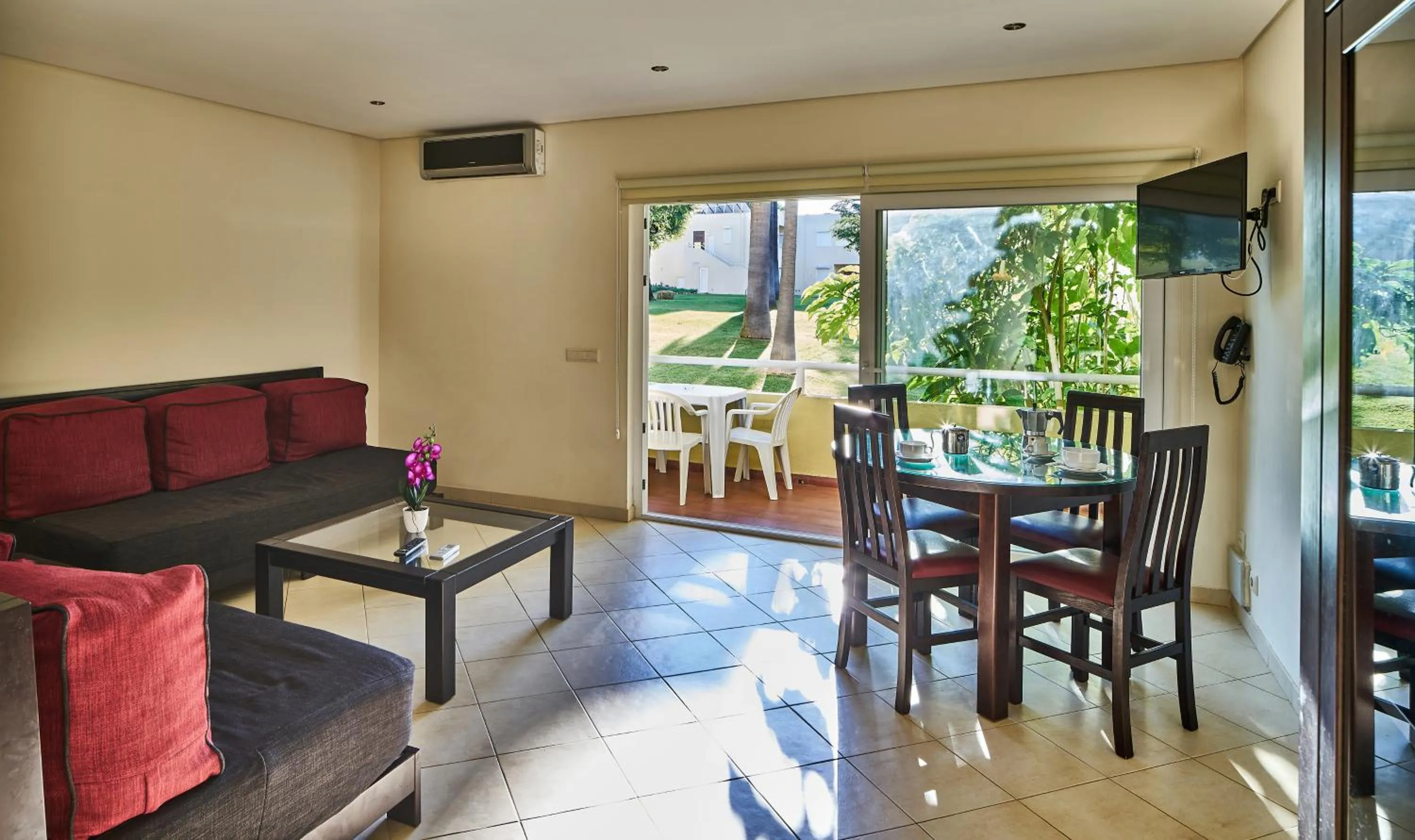 Living room in Parque Mourabel, Oásis Village & Pé do Lago