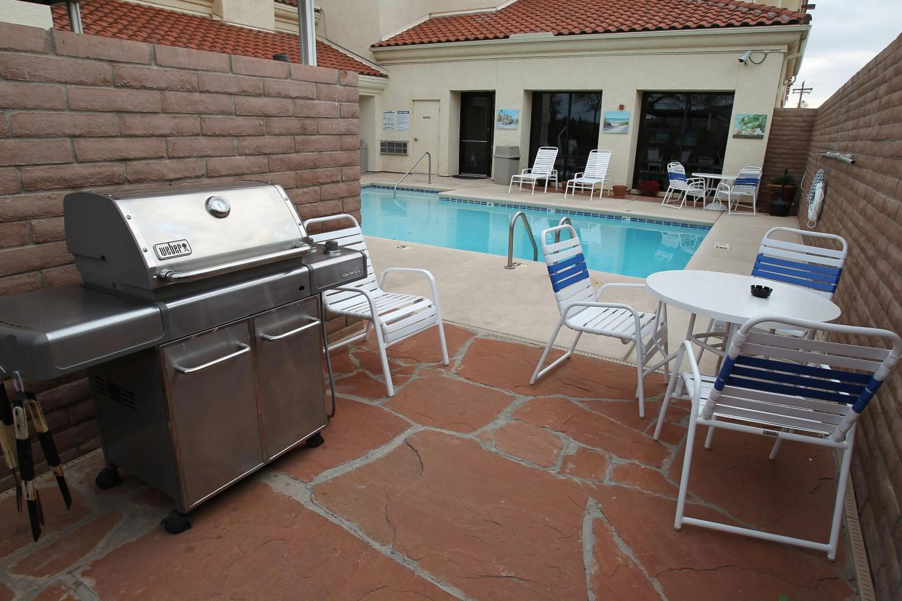 BBQ facilities in Gateway Studio Suites