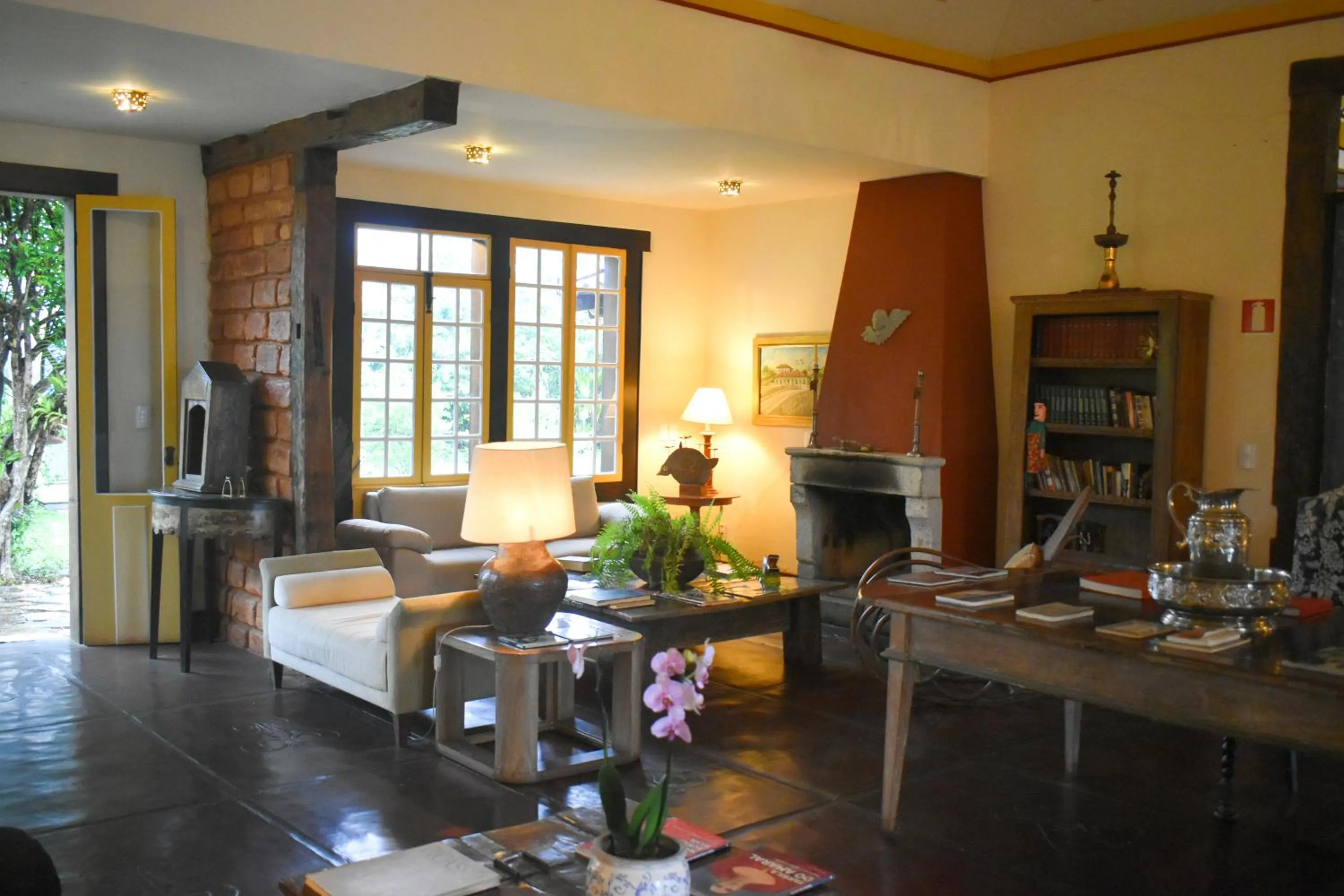 Seating area in Pousada Paço do Lavradio