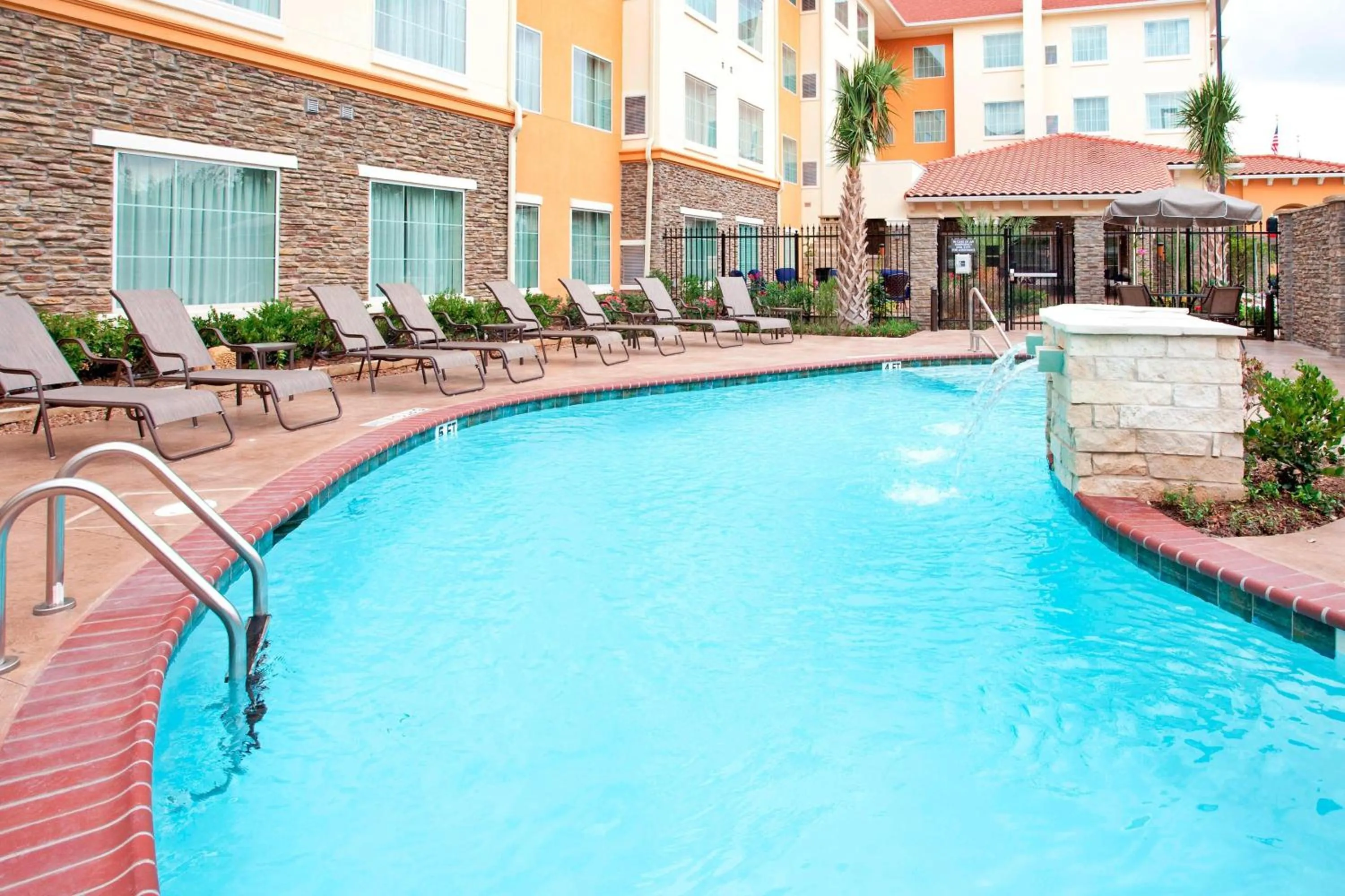 Swimming pool in Residence Inn by Marriott Houston I-10 West/Park Row