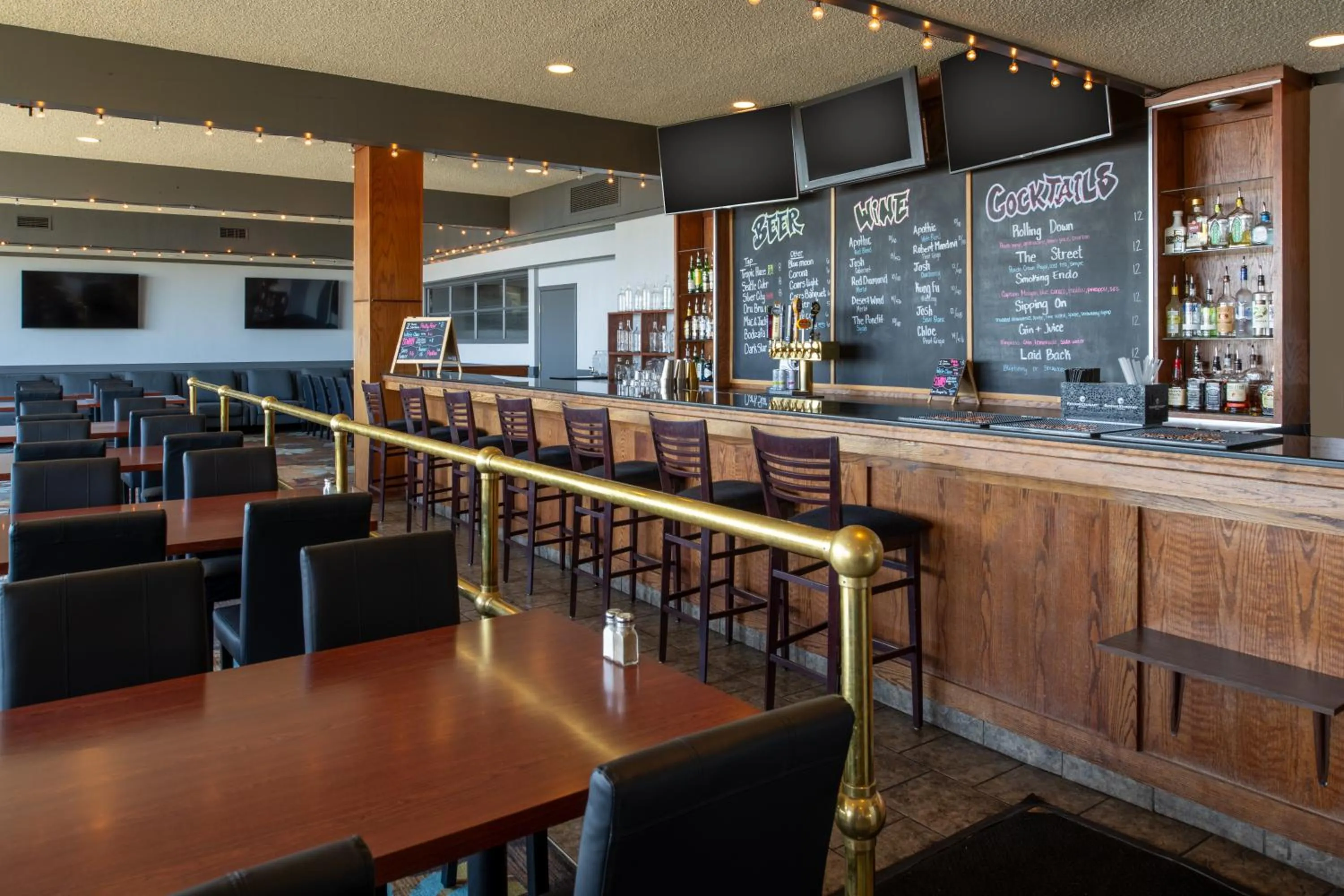 Restaurant/places to eat in Red Lion Hotel Port Angeles Harbor