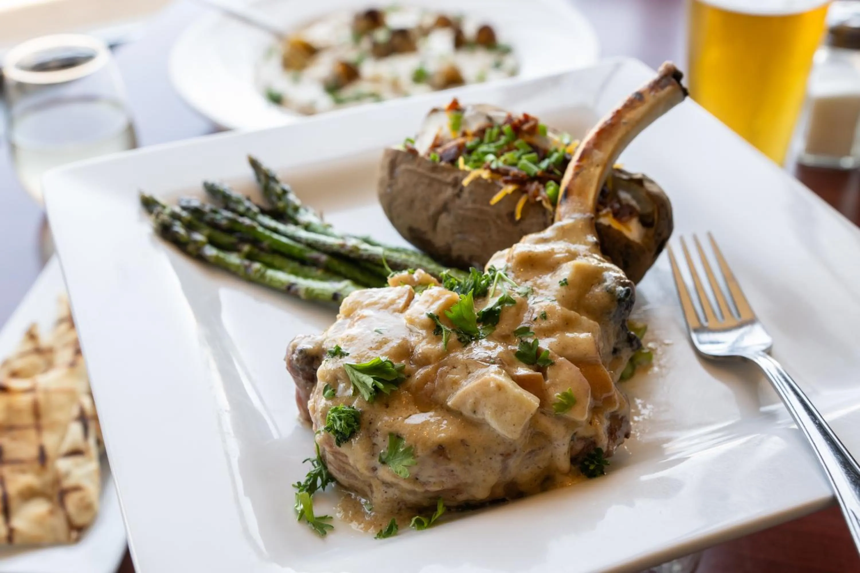 Restaurant/places to eat in Red Lion Hotel Port Angeles Harbor