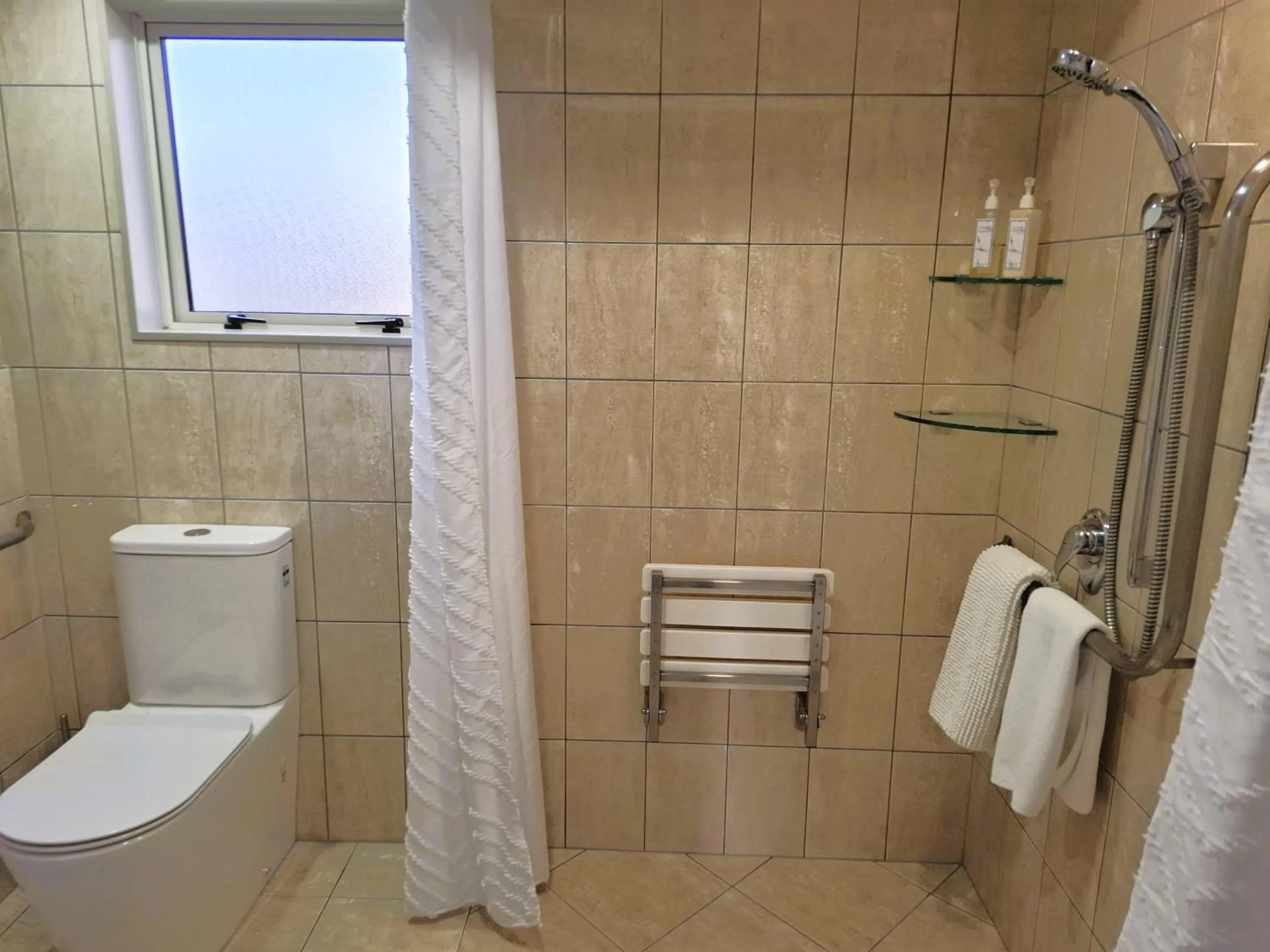 Bathroom in Blue Ridge Studios and Bed & Breakfast