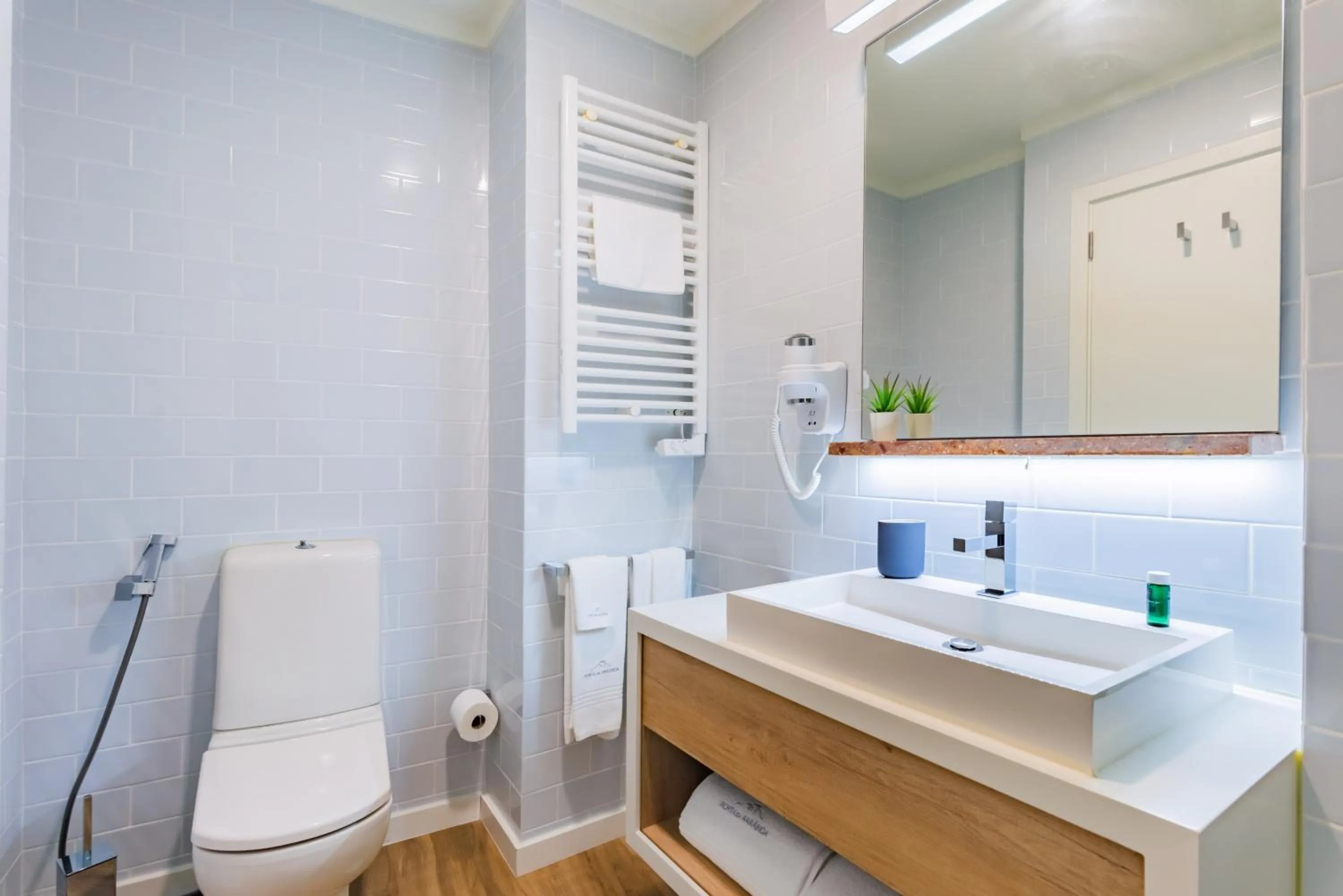 Toilet in Porta da Arrábida Suites