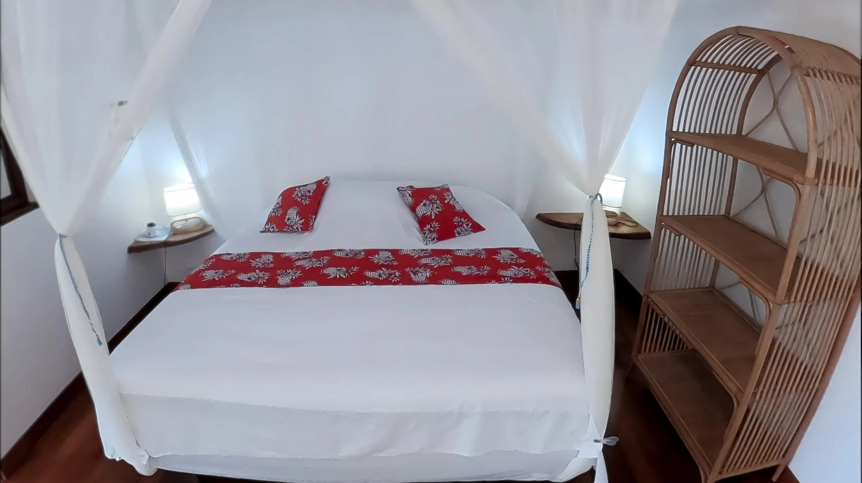 Bed in Fare Oviri Lodge
