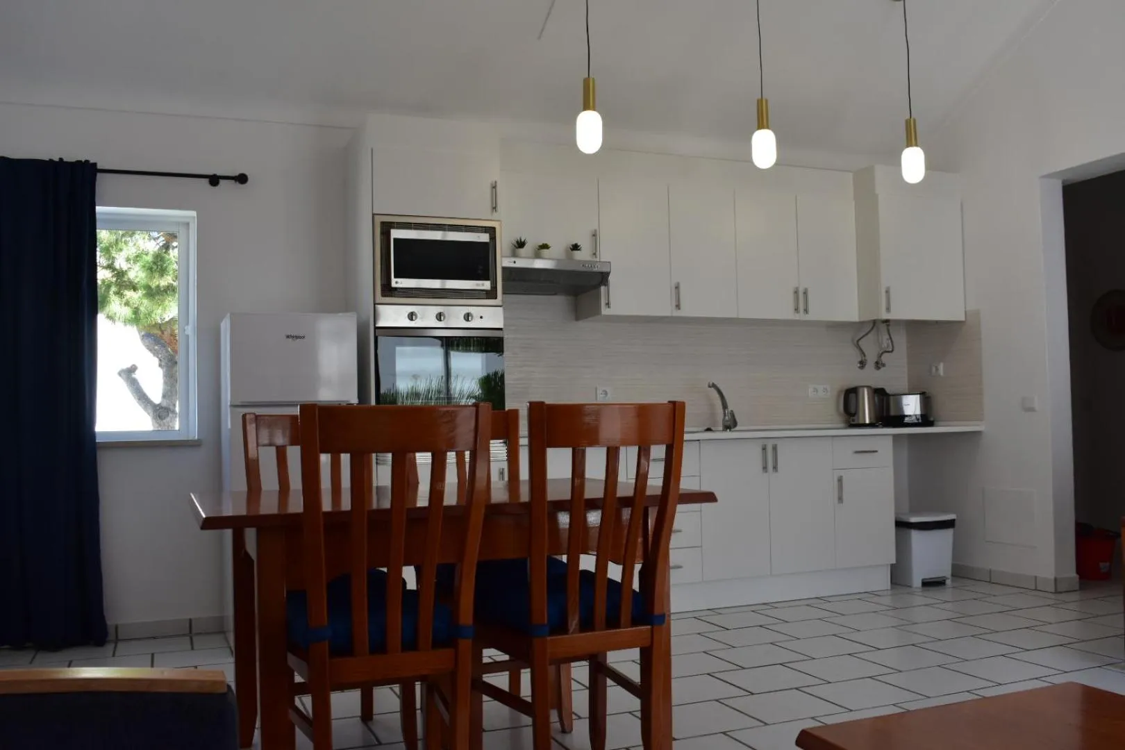 dishwasher in Club Ouratlantico