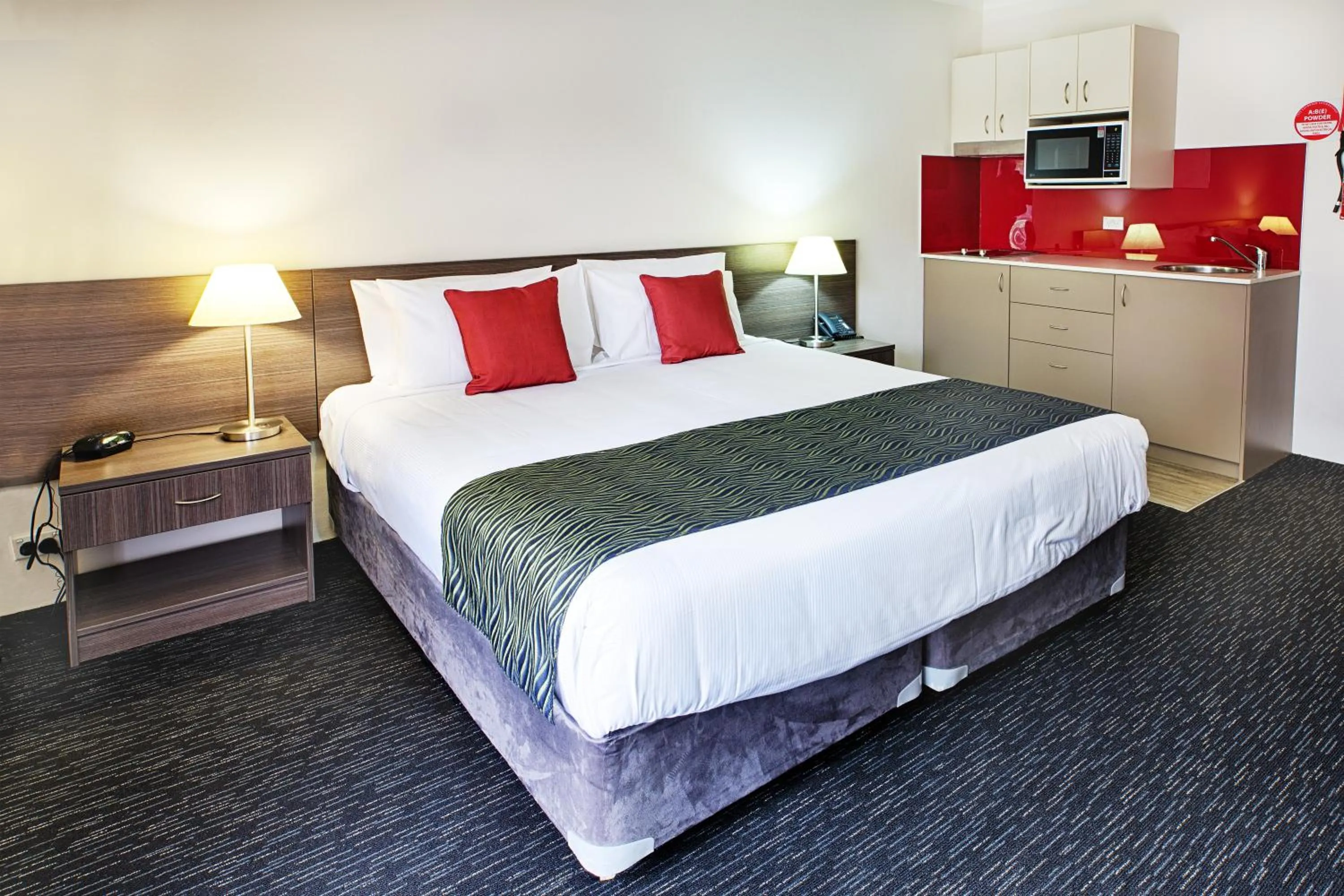 Bedroom, Bed in Hunts Hotel Liverpool