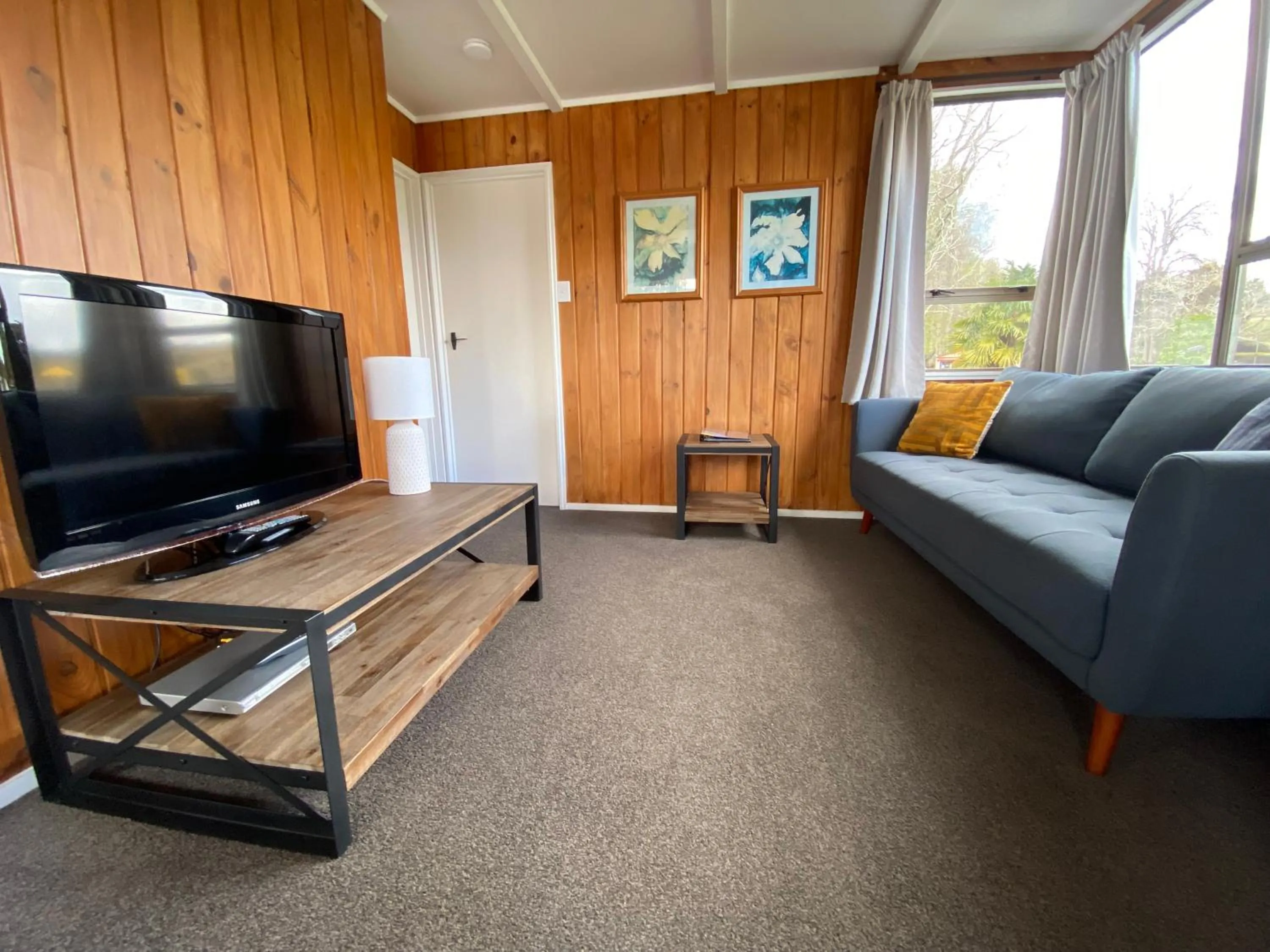 Living room in Whanganui River Top 10 Holiday Park