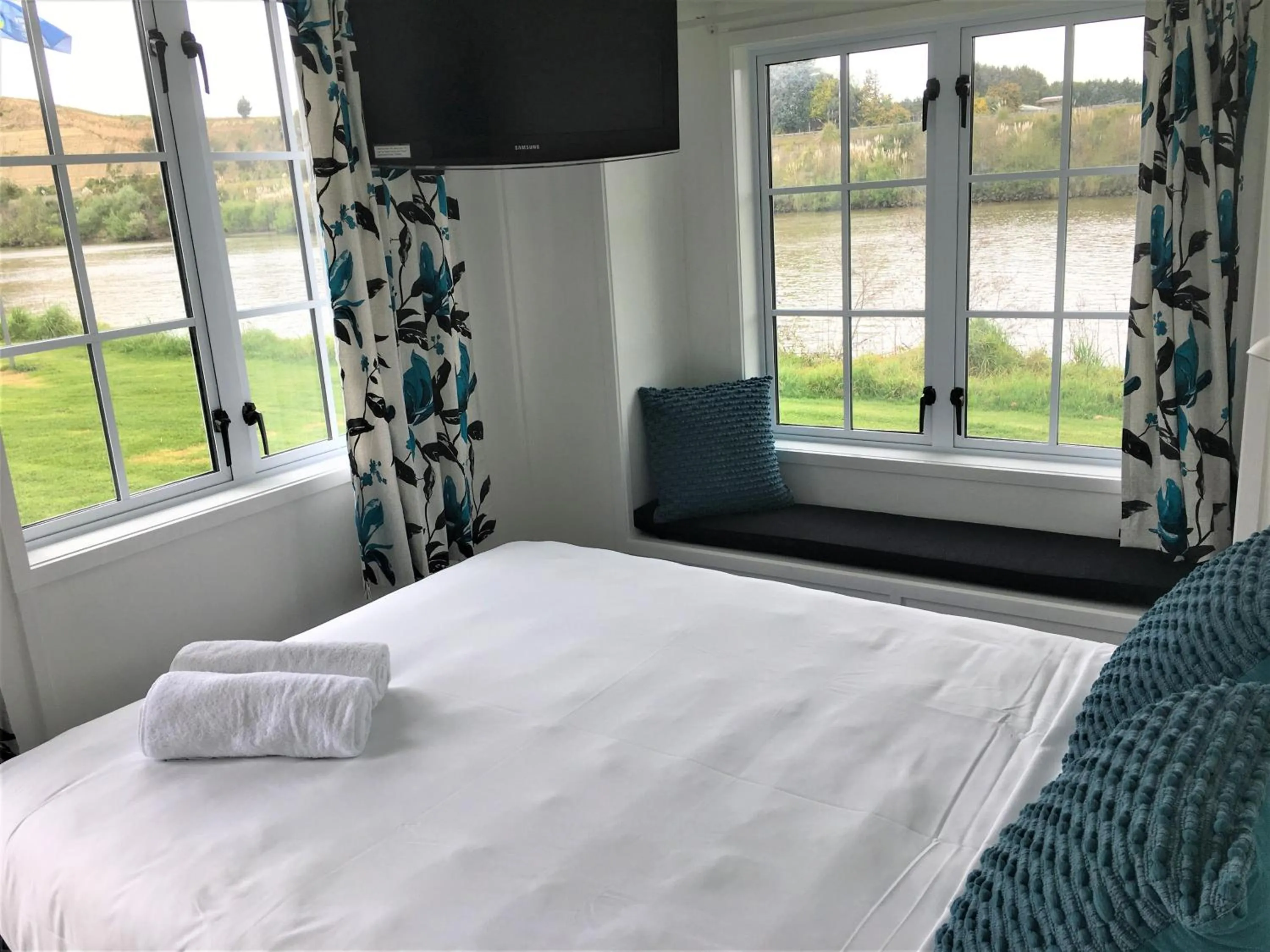 Bedroom, Bed in Whanganui River Top 10 Holiday Park