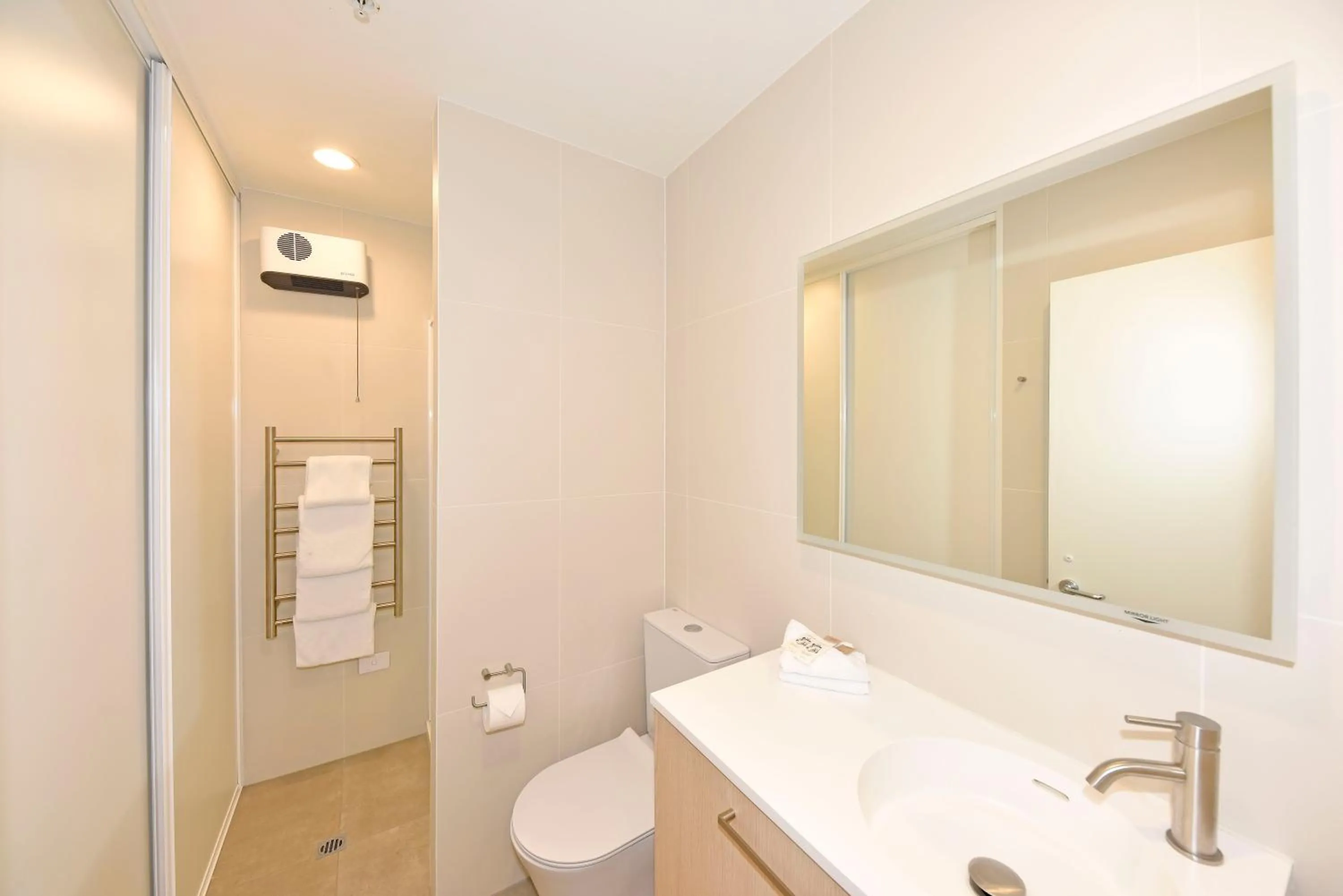 Shower in West Fitzroy Apartments