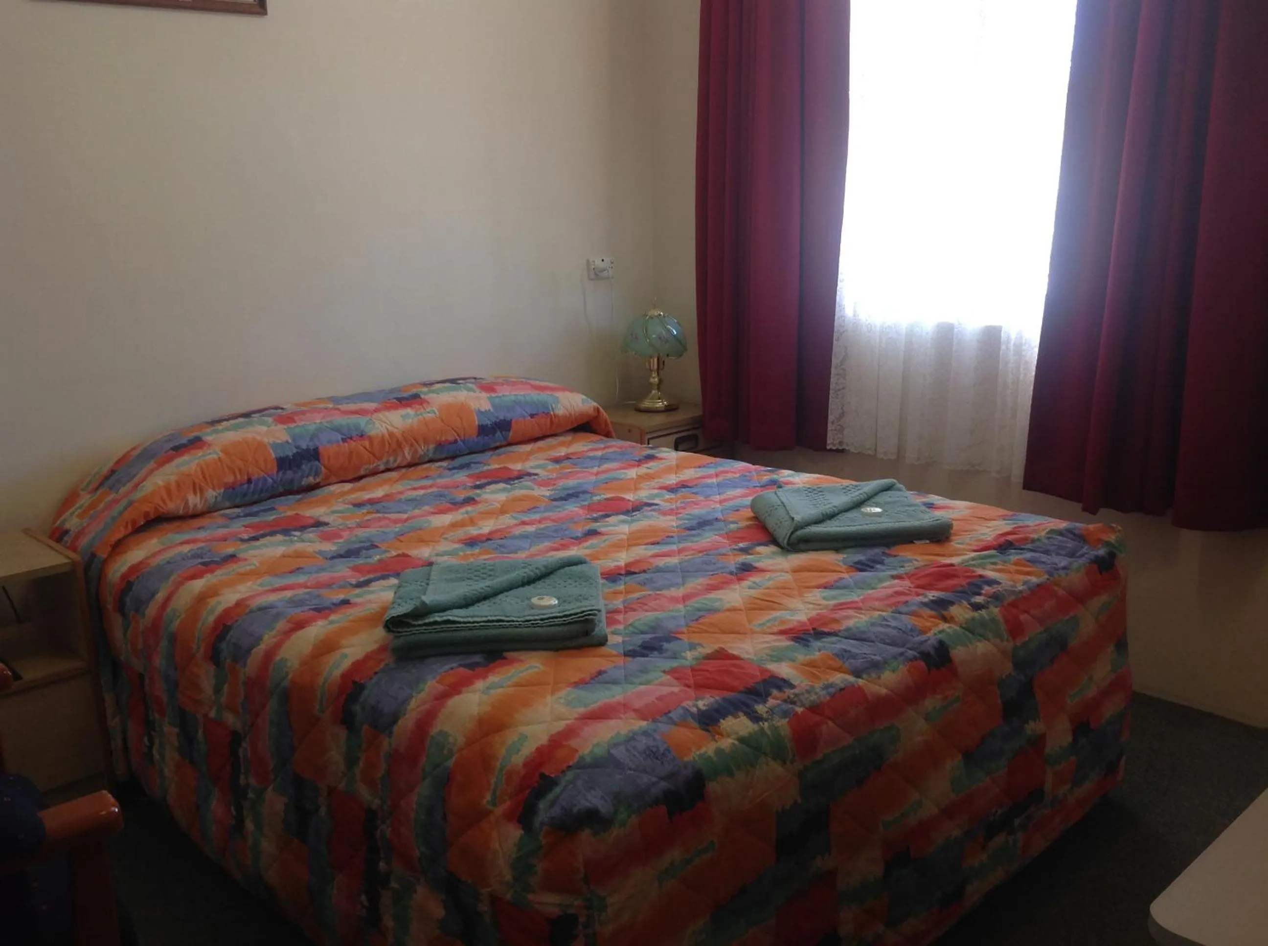 Bed in Murray Bridge Motor Inn