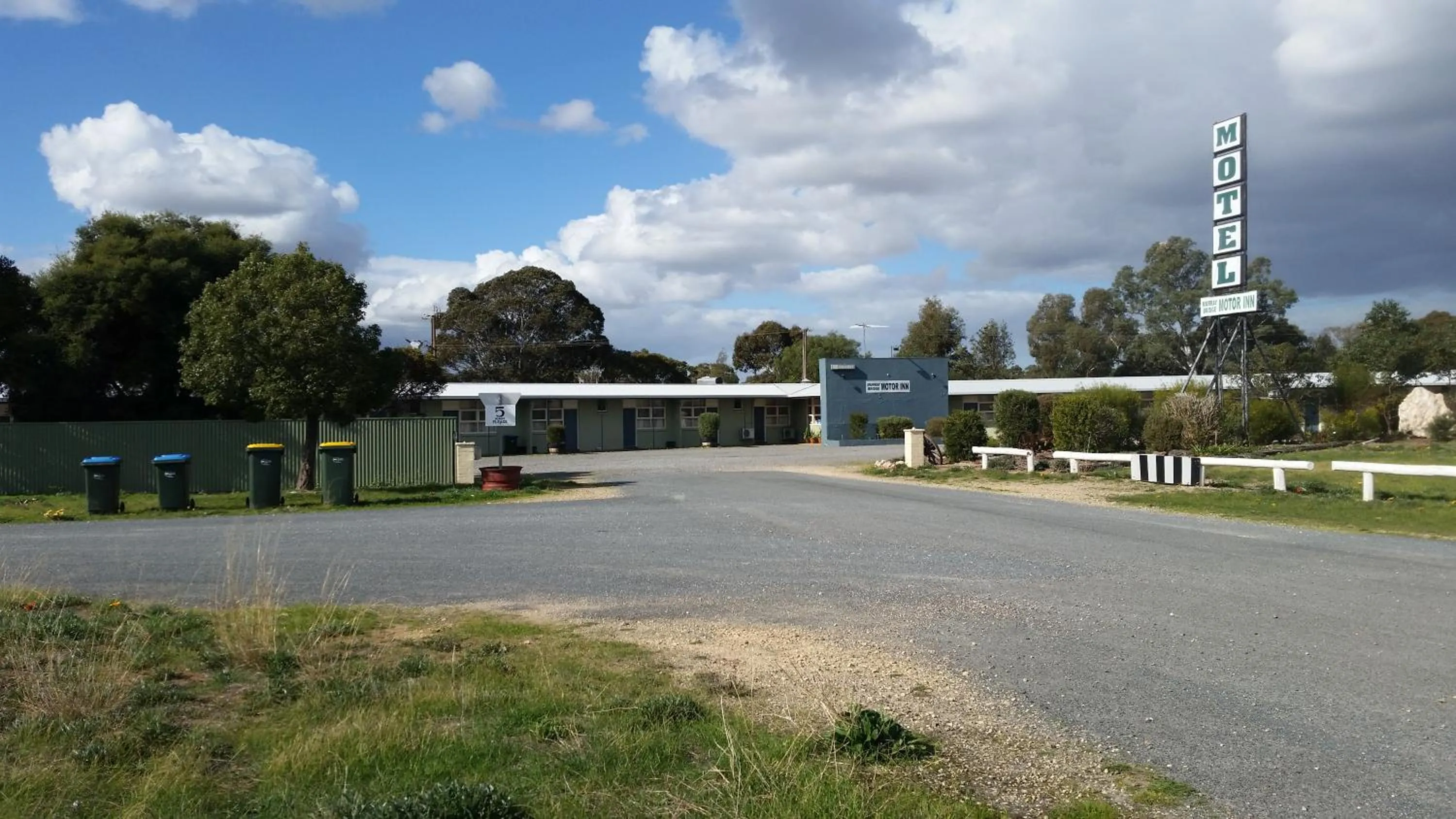 Street view in Murray Bridge Motor Inn