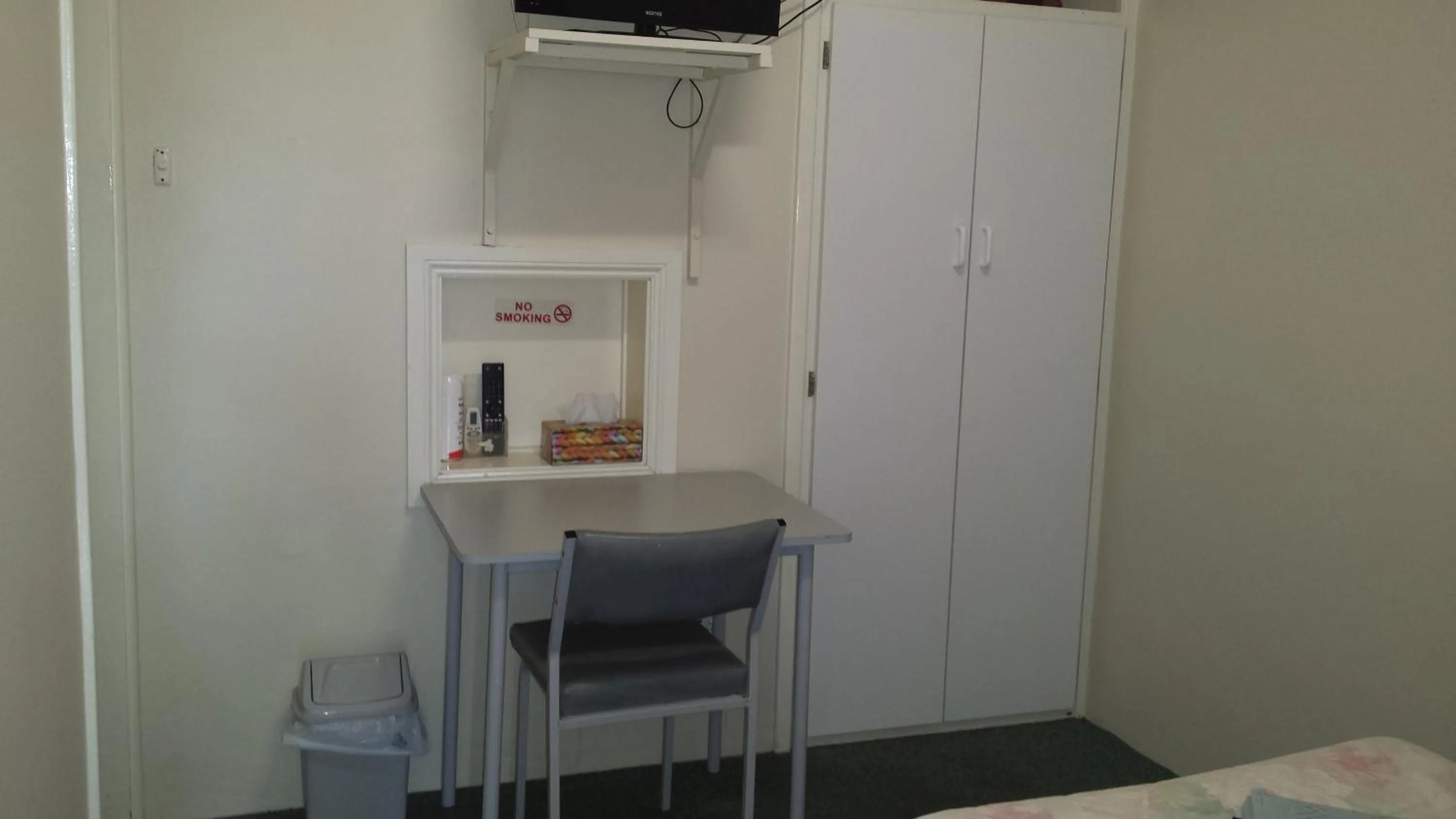 Seating area in Murray Bridge Motor Inn