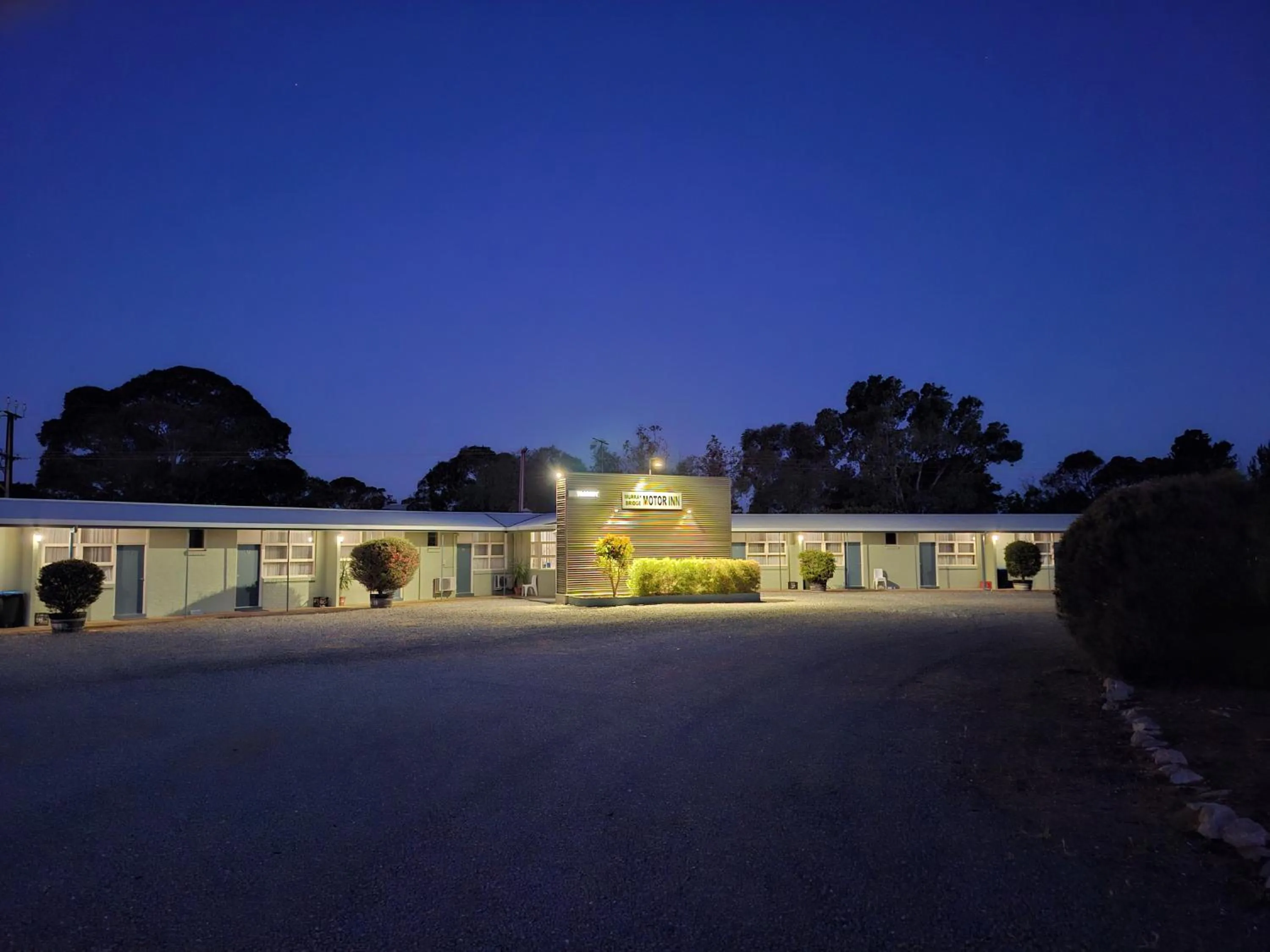 Property building in Murray Bridge Motor Inn