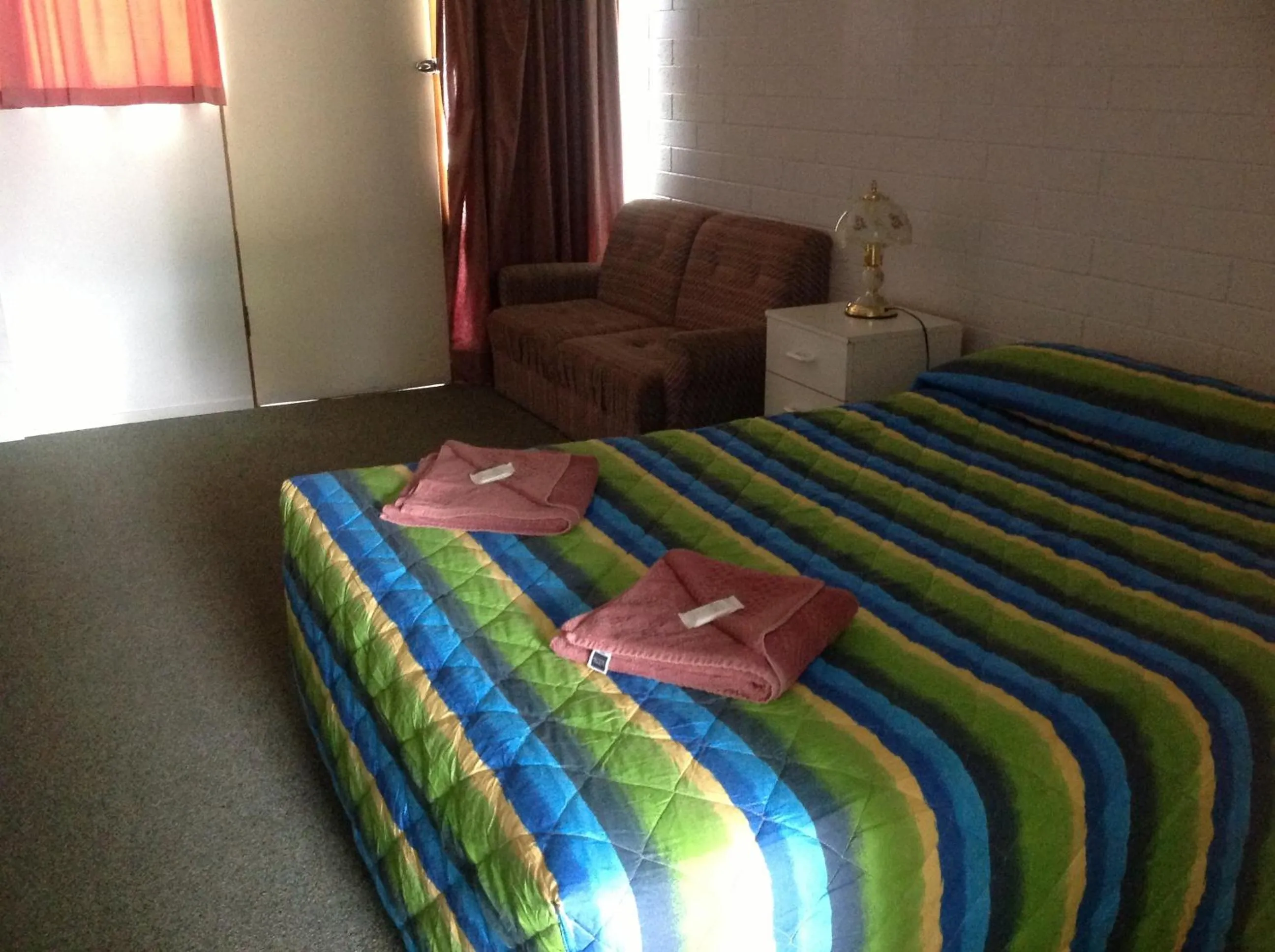 Bedroom, Bed in Murray Bridge Motor Inn