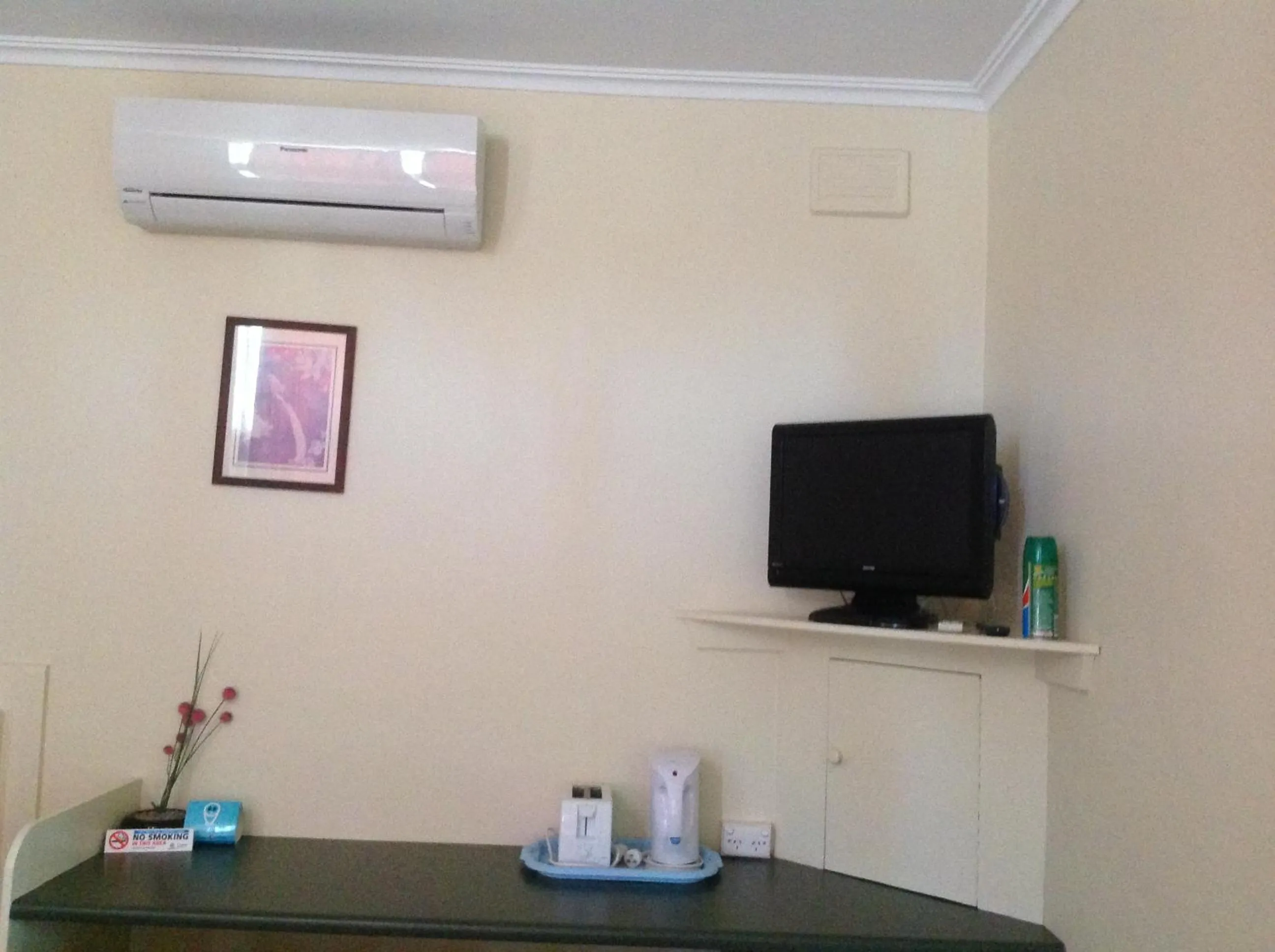 Bedroom in Murray Bridge Motor Inn