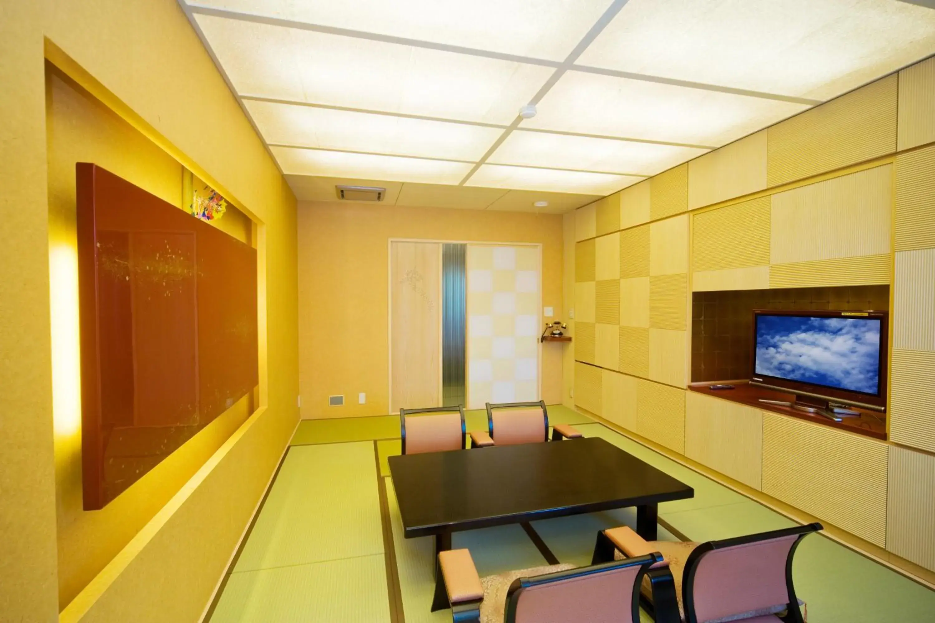 Superior Quadruple Room in Oiwakeya Ryokan Superior Quadruple Room in Oiwakeya Ryokan