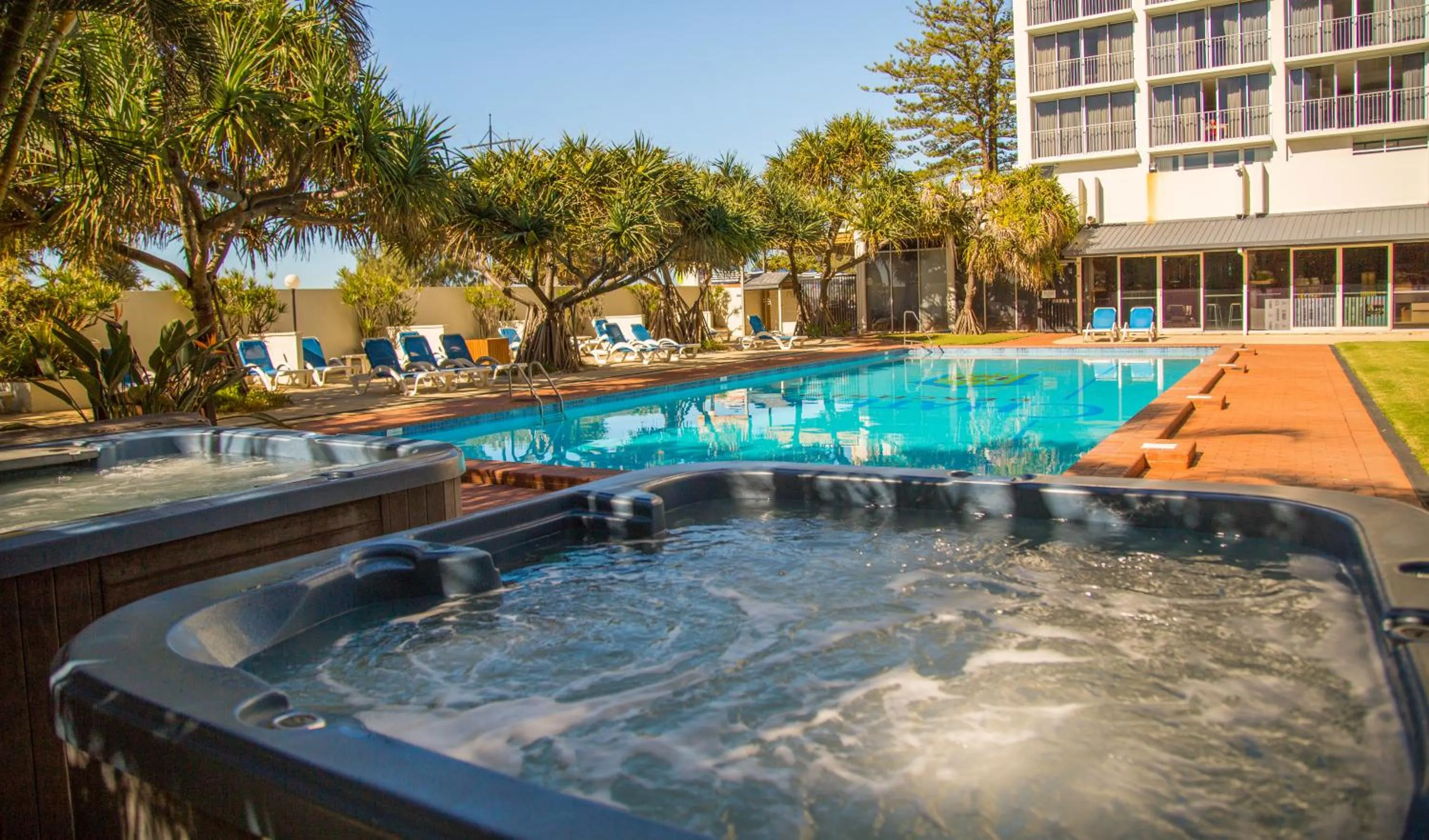 Swimming pool in Chateau Beachside Resort