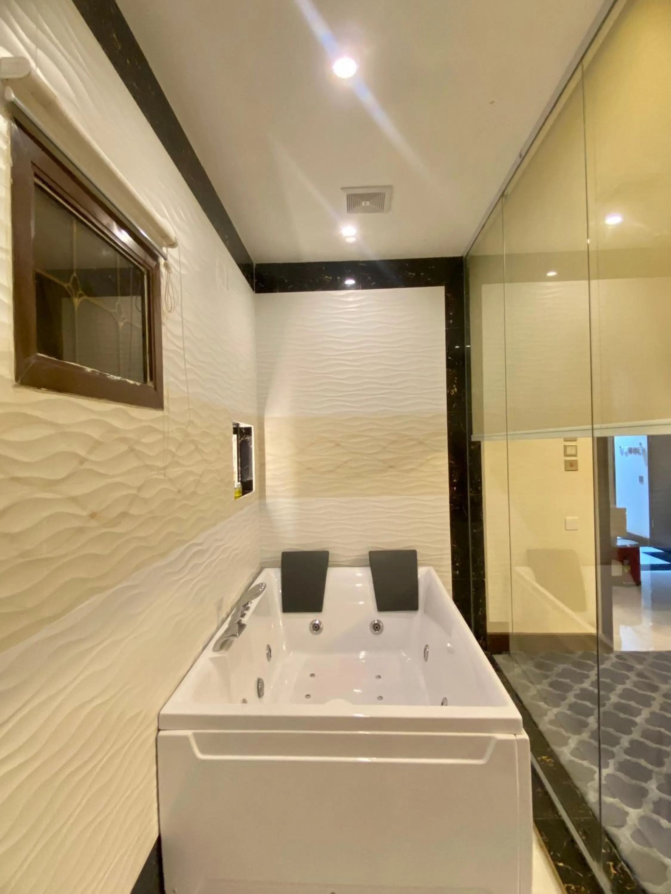 Bath, Bed in Aral Hotel Apartments