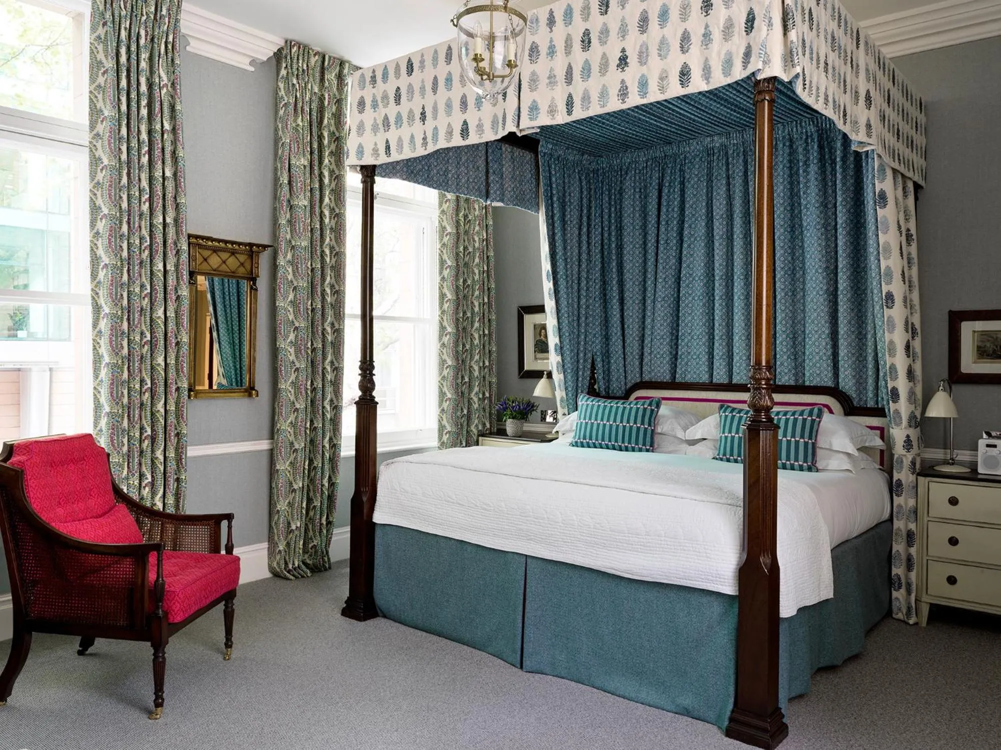 Bedroom, Bed in Covent Garden Hotel, Firmdale Hotels