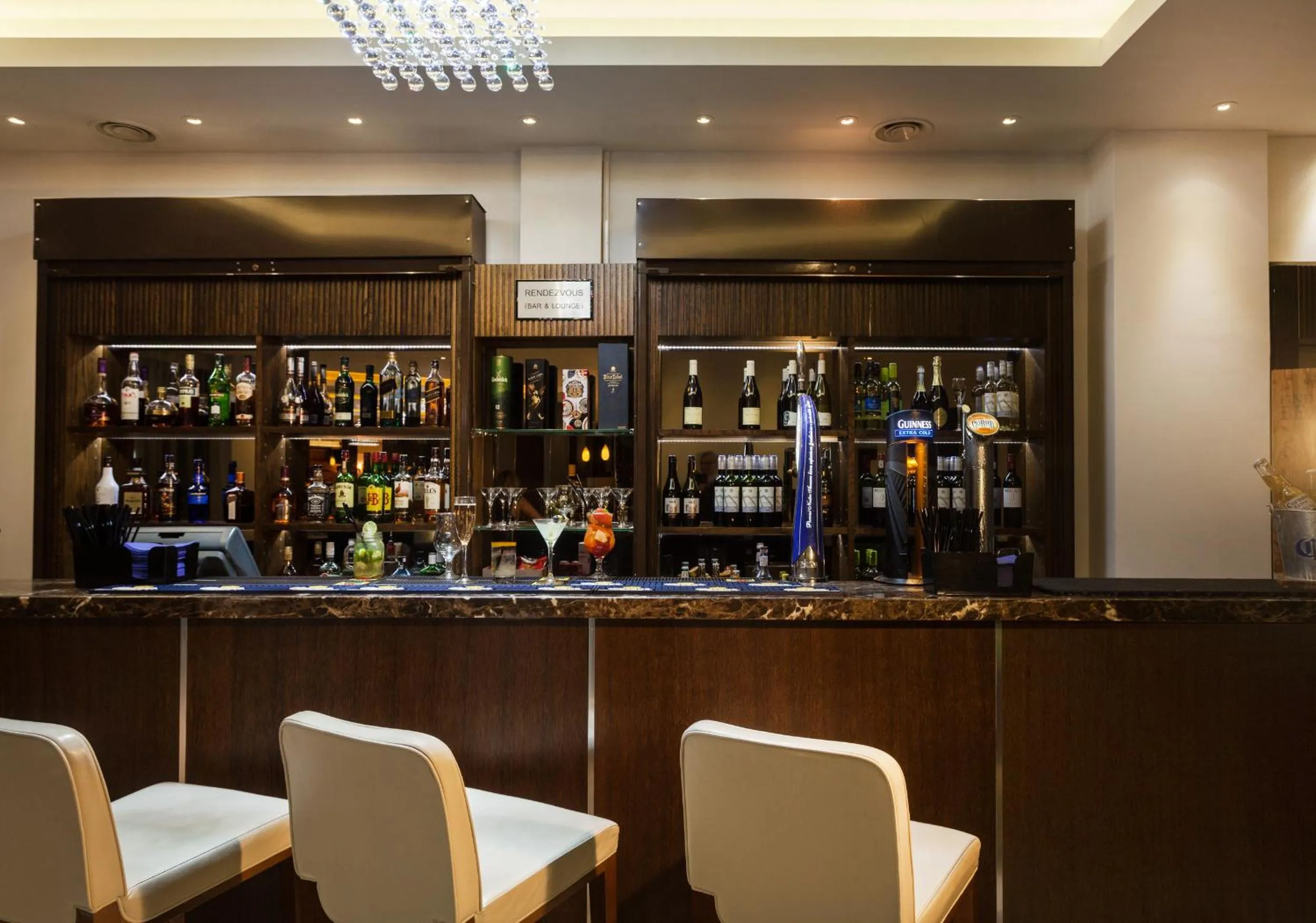 Lounge or bar in Park Grand Heathrow