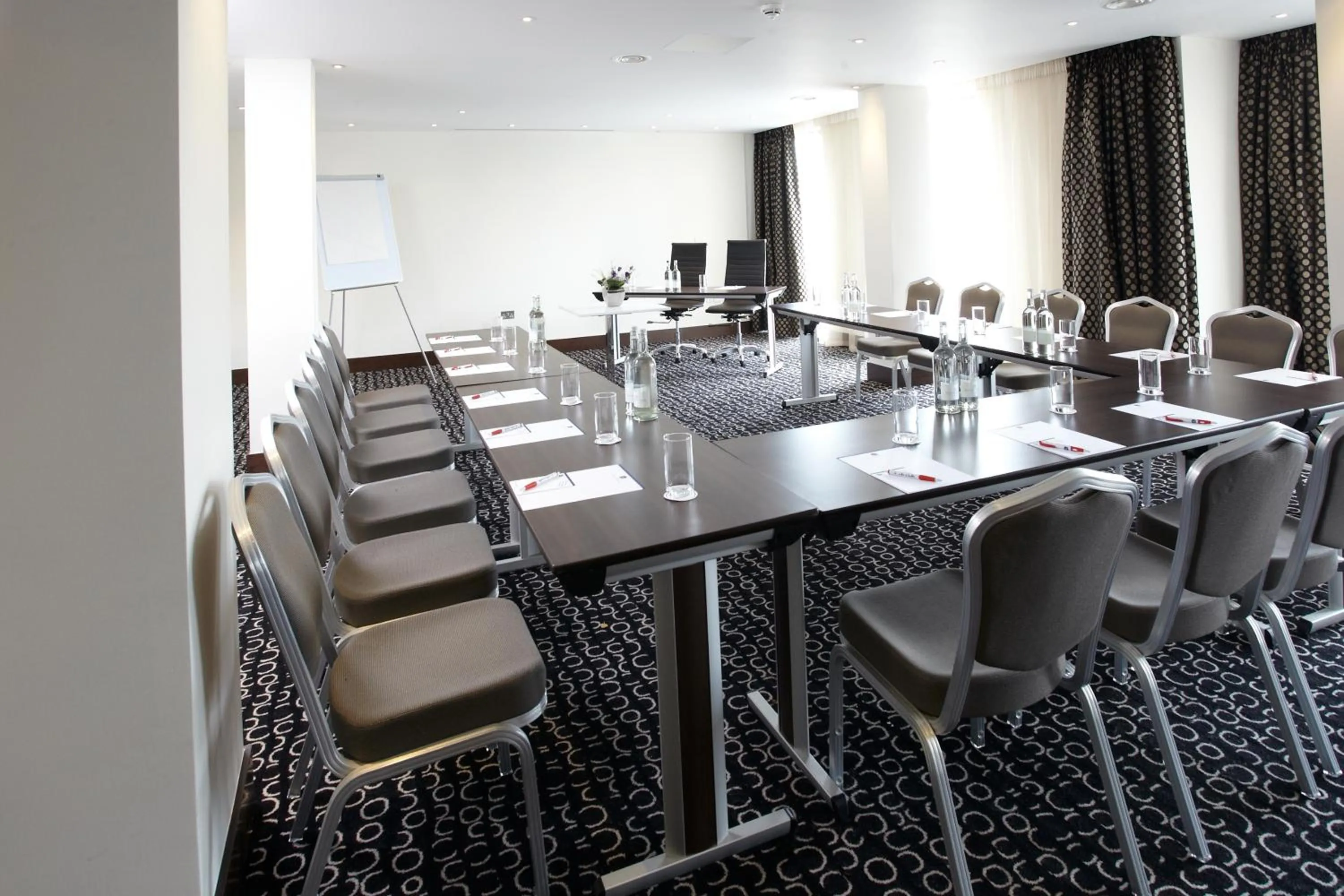 Business facilities in Park Grand Heathrow