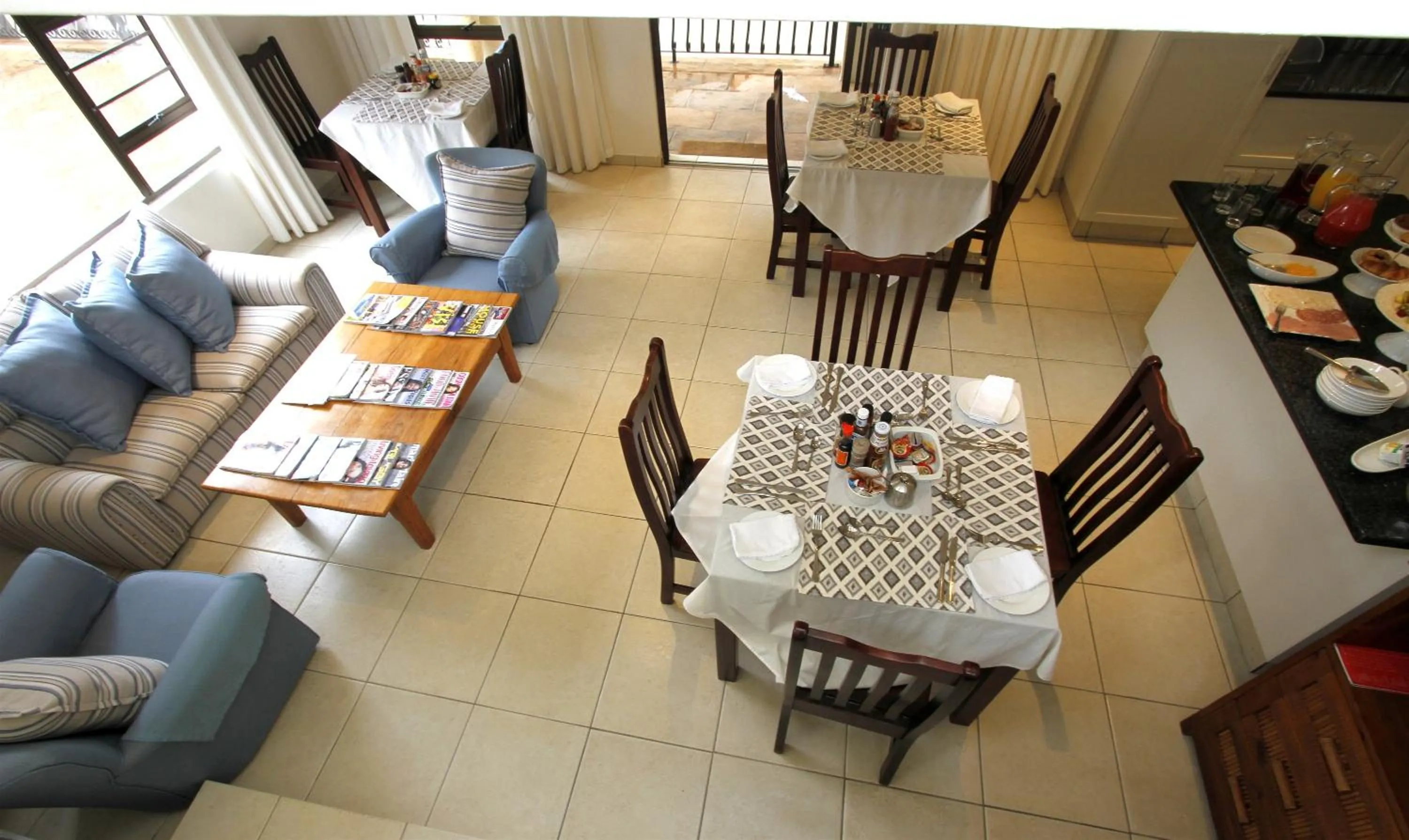 Communal lounge/ TV room in Tesorino Bed and Breakfast